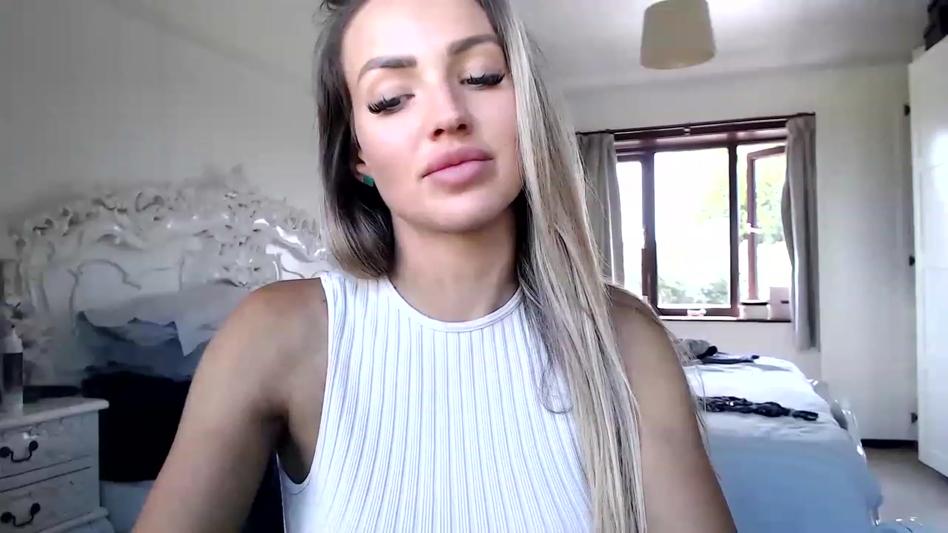 Gallery image thumbnail from LeahDxox's myfreecams stream on, 06/15/2023, 12:38 image 13 of 20