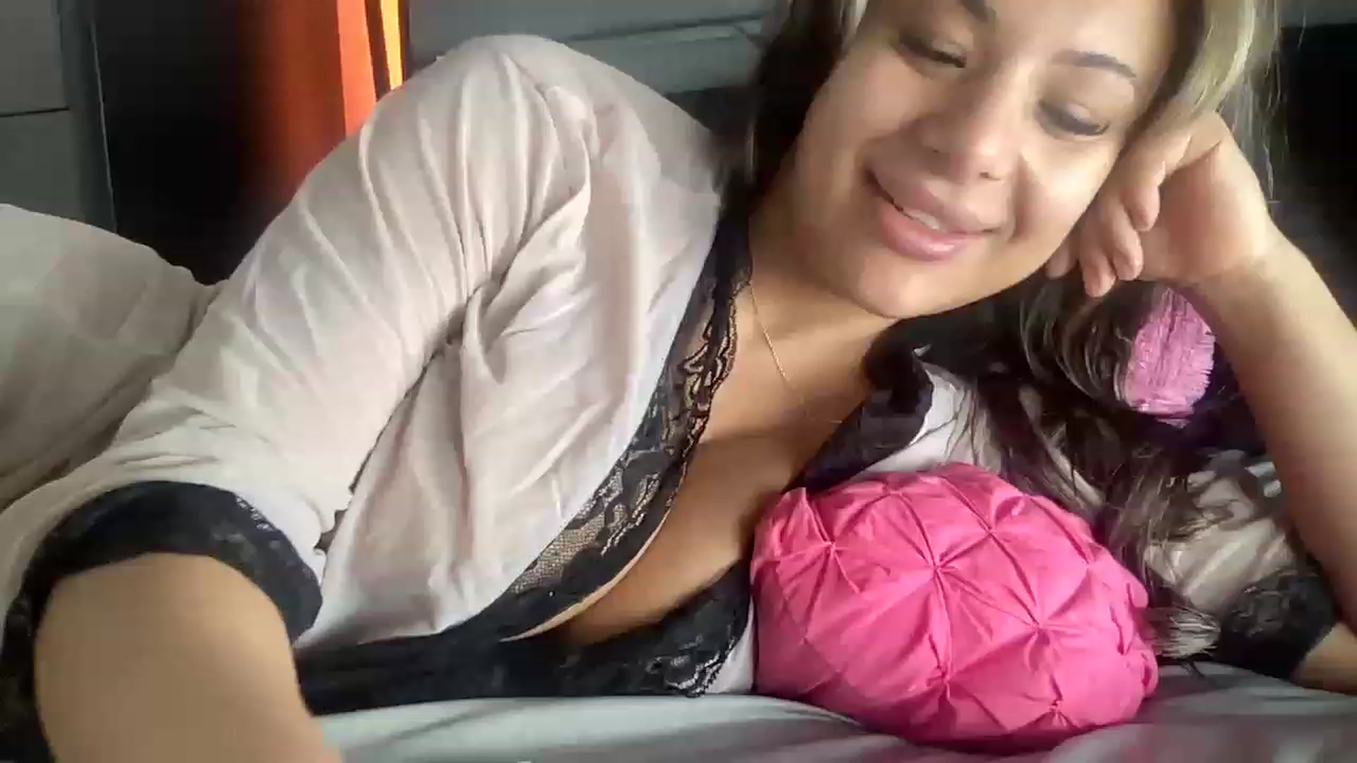 Gallery image thumbnail from LeahFitness's myfreecams stream on, 01/30/2023, 16:25 image 2 of 20