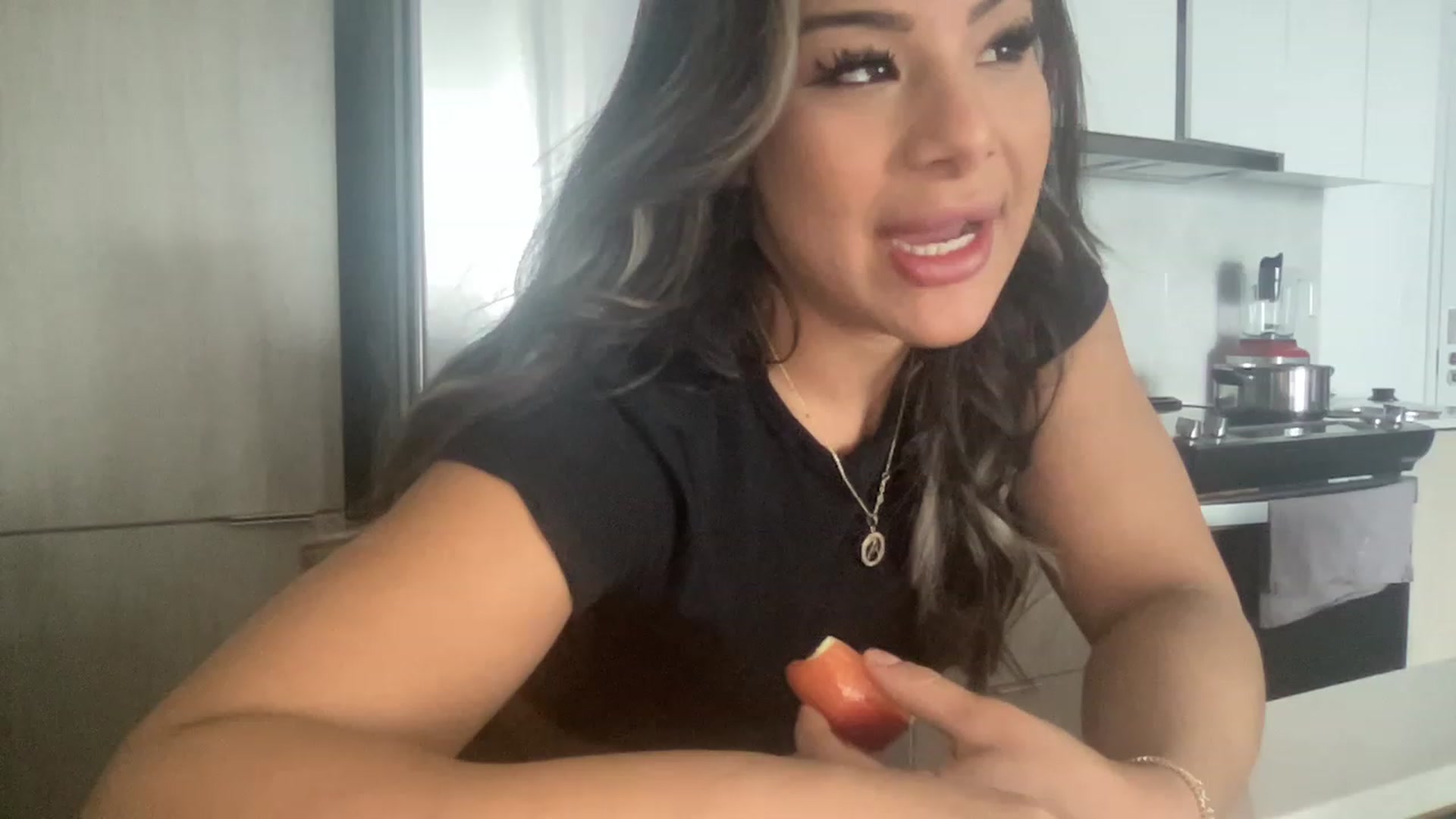 Gallery image thumbnail from LeahFitness's myfreecams stream on, 02/02/2023, 20:28 image 9 of 20