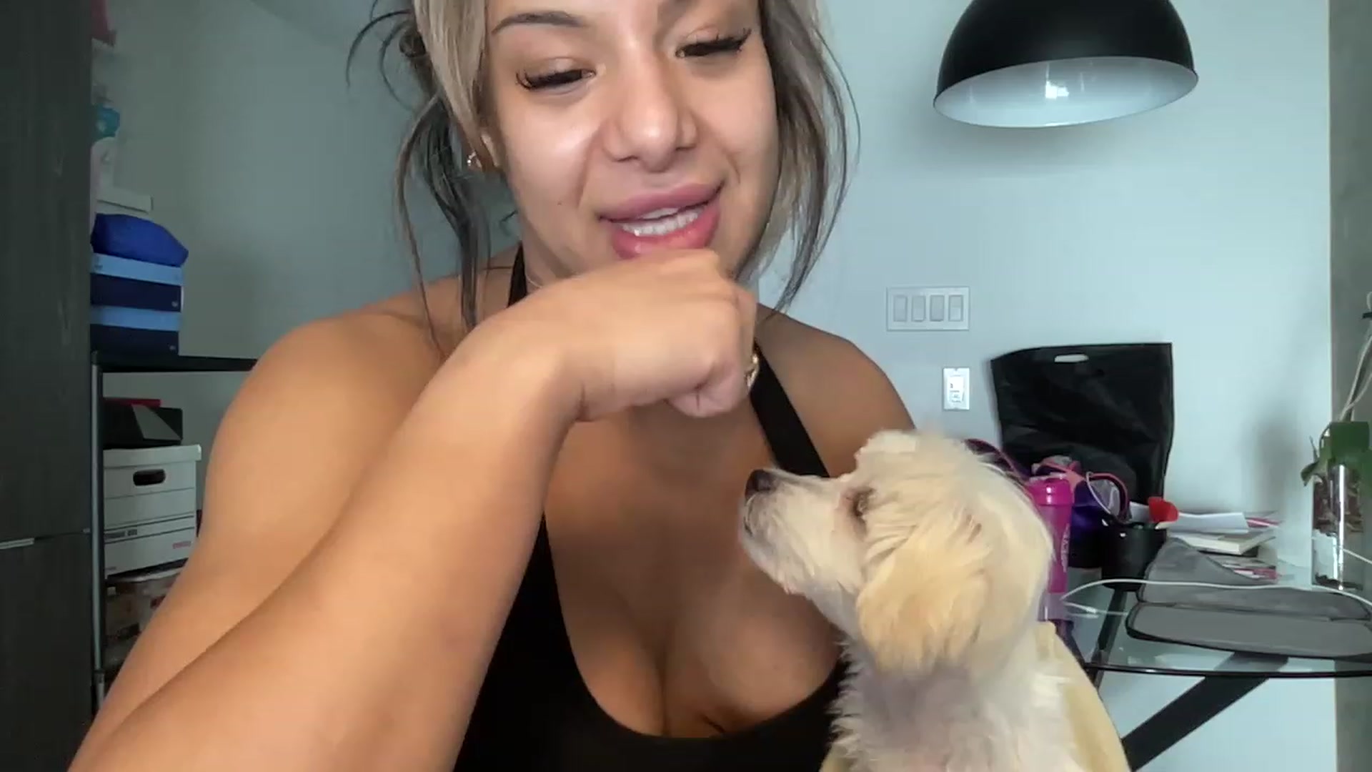 Gallery image thumbnail from LeahFitness's myfreecams stream on, 04/06/2023, 18:21 image 2 of 20