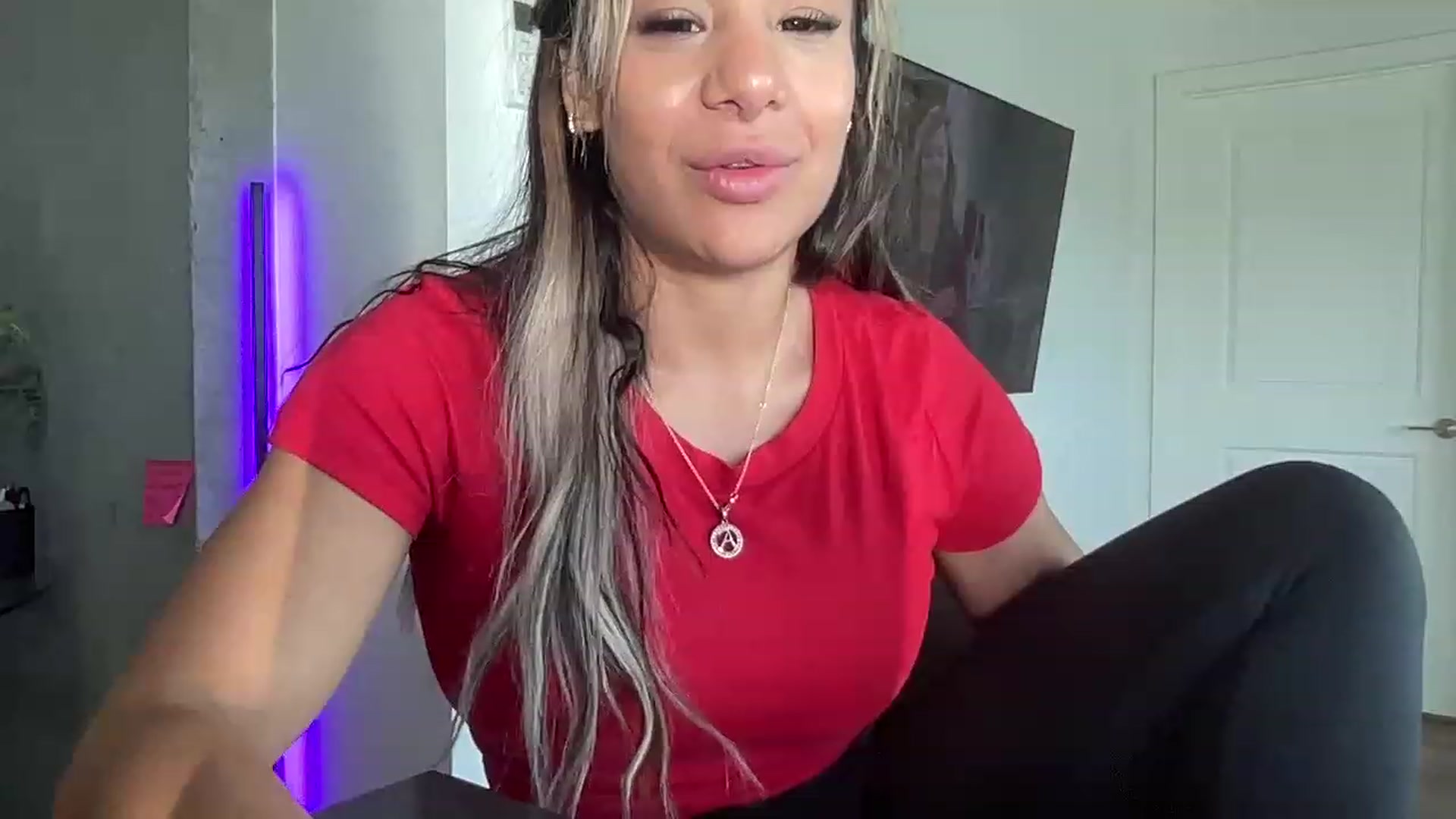 Gallery image thumbnail from LeahFitness's myfreecams stream on, 05/22/2023, 22:15 image 10 of 20