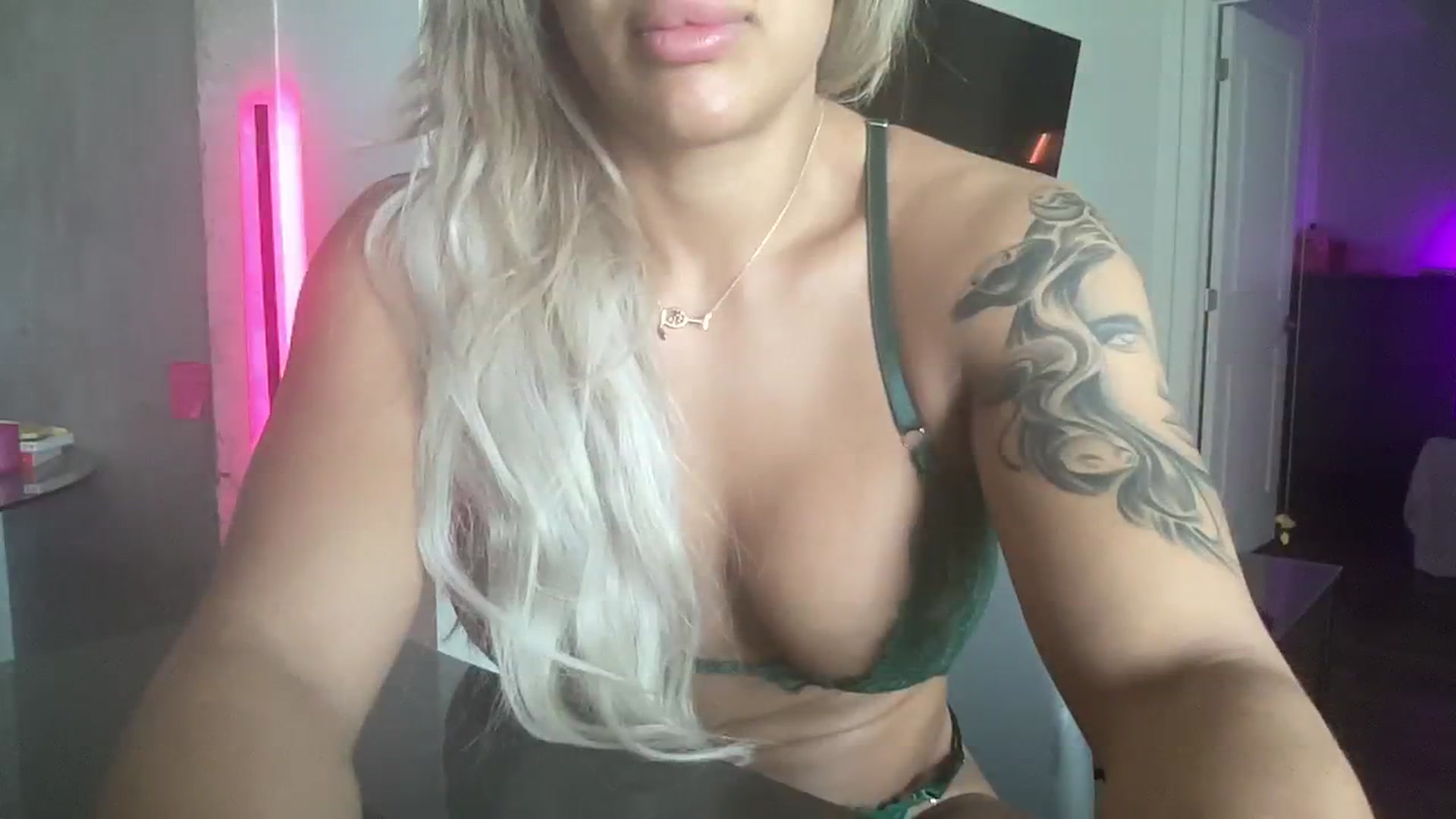 Gallery image thumbnail from LeahFitness's myfreecams stream on, 08/05/2023, 18:46 image 18 of 20
