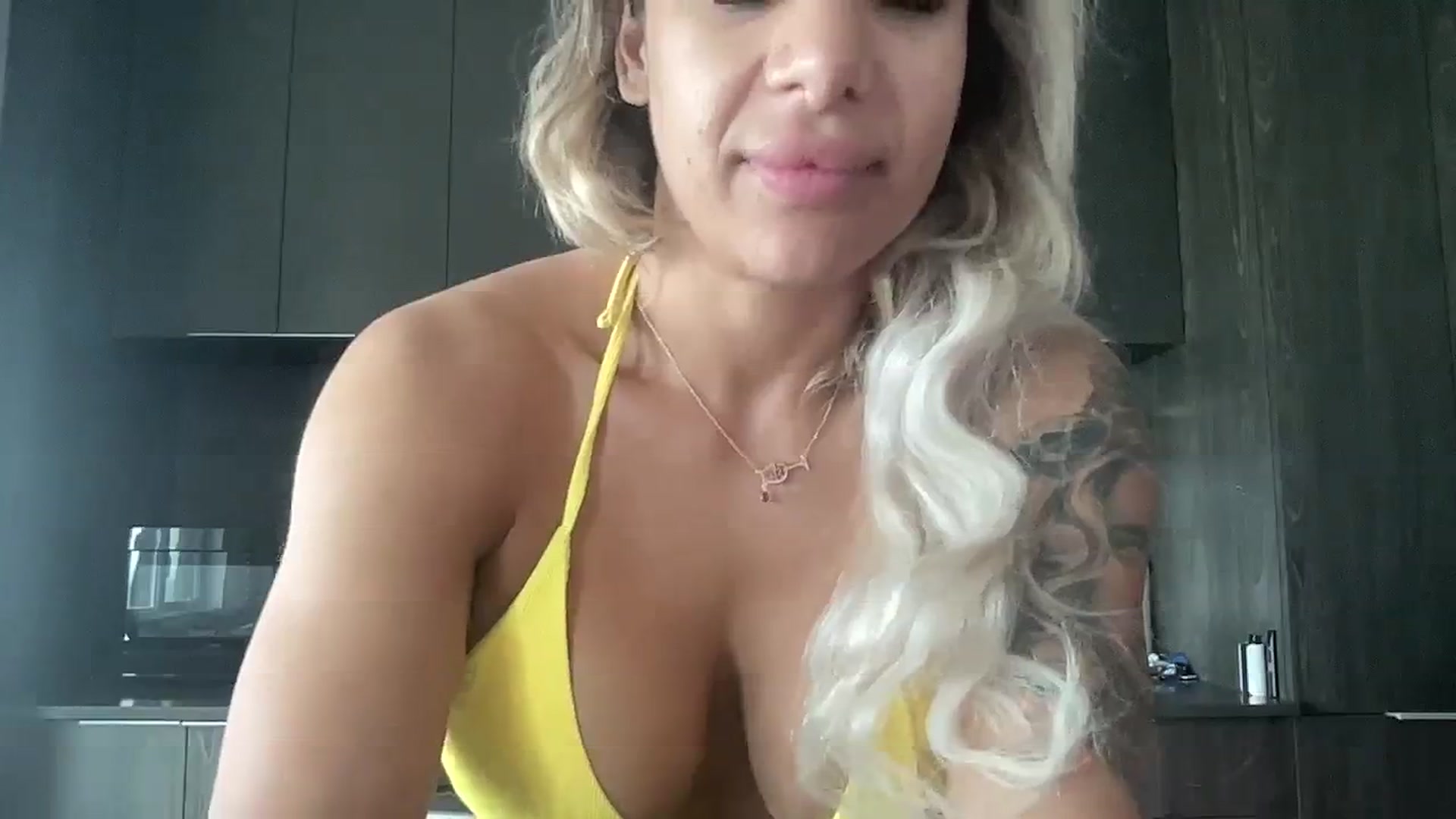 Gallery image thumbnail from LeahFitness's myfreecams stream on, 08/21/2023, 16:13 image 7 of 20