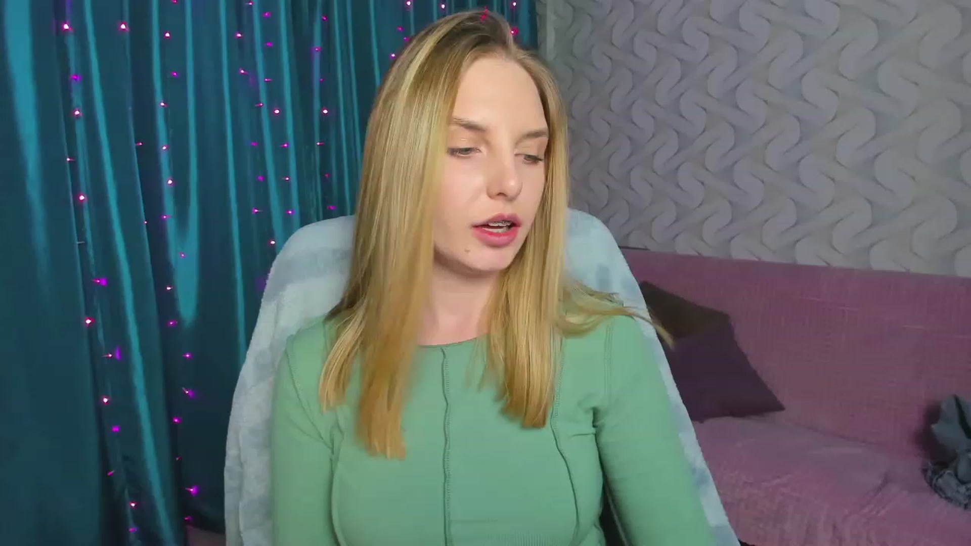 Gallery image thumbnail from LeahGotti7's myfreecams stream on, 12/06/2023, 20:31 image 8 of 20