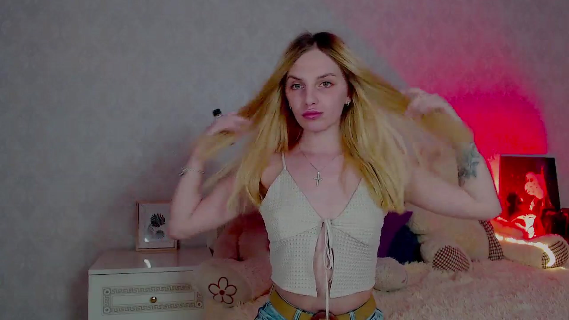 Gallery image thumbnail from LeahGotti7's myfreecams stream on, 06/01/2024, 17:45 image 10 of 20