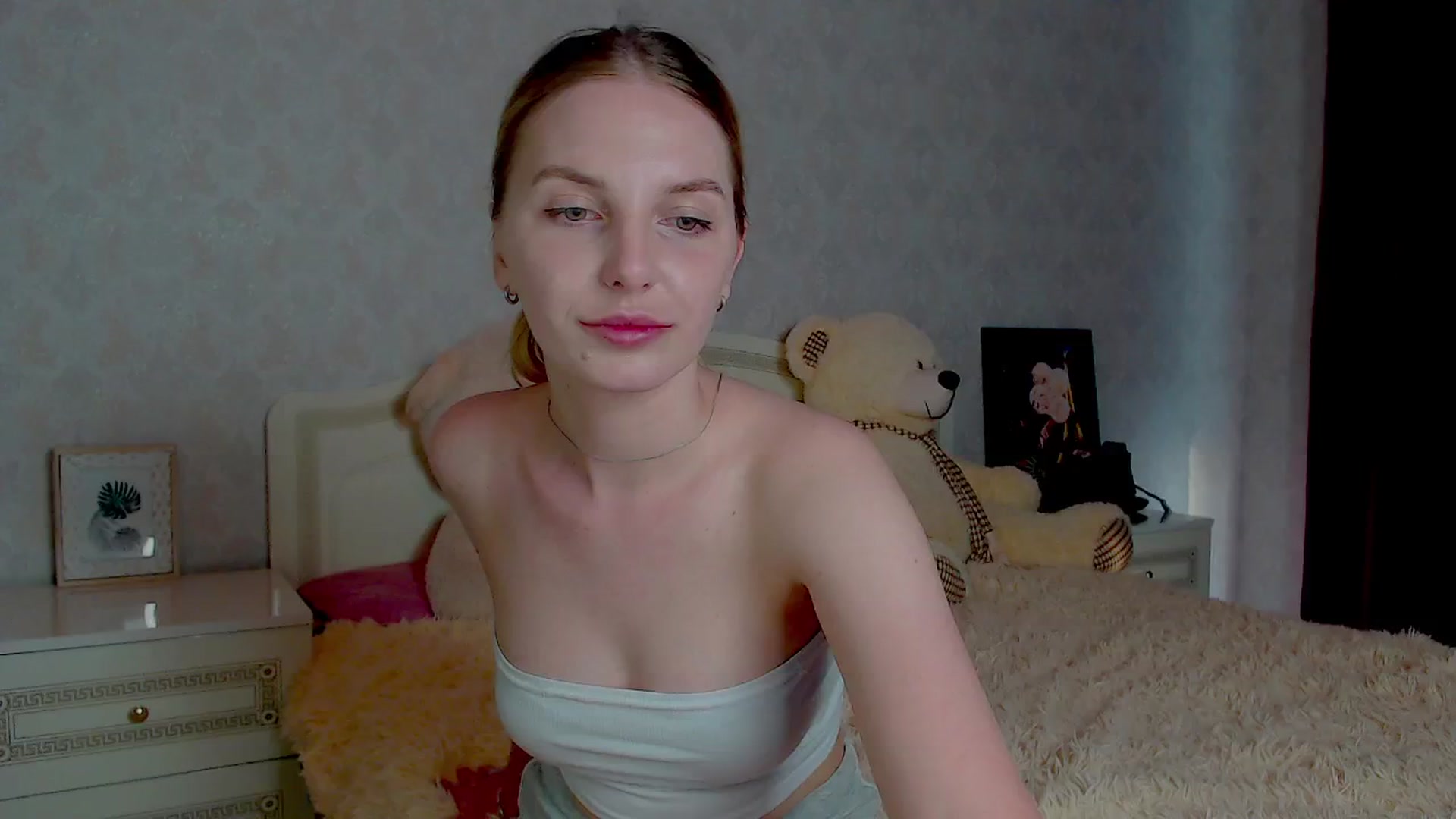 Gallery image thumbnail from LeahGotti7's myfreecams stream on, 06/07/2024, 16:45 image 20 of 20