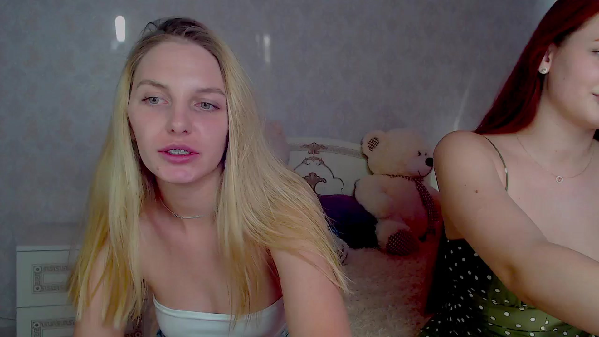 Gallery image thumbnail from LeahGotti7's myfreecams stream on, 06/19/2024, 16:06 image 7 of 20
