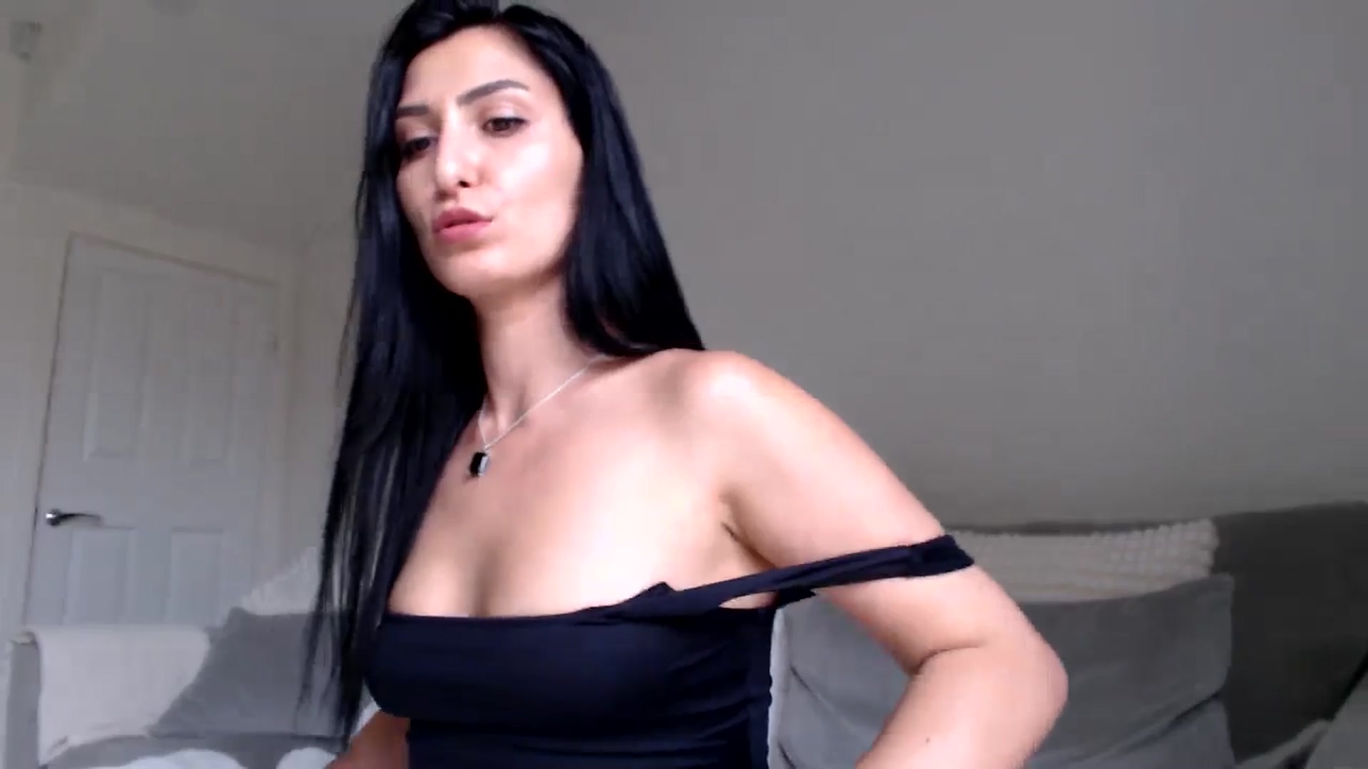 Gallery image thumbnail from LeahIson's myfreecams stream on, 05/28/2024, 15:18 image 18 of 20