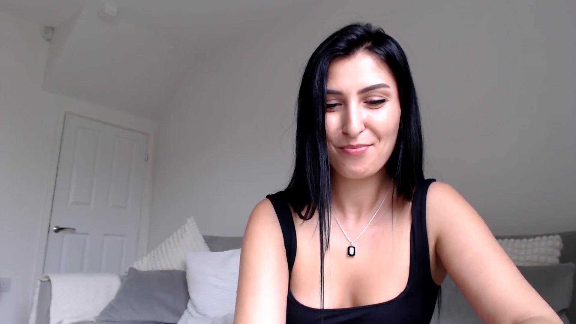 Gallery image thumbnail from LeahIson's myfreecams stream on, 05/28/2024, 15:18 image 4 of 20