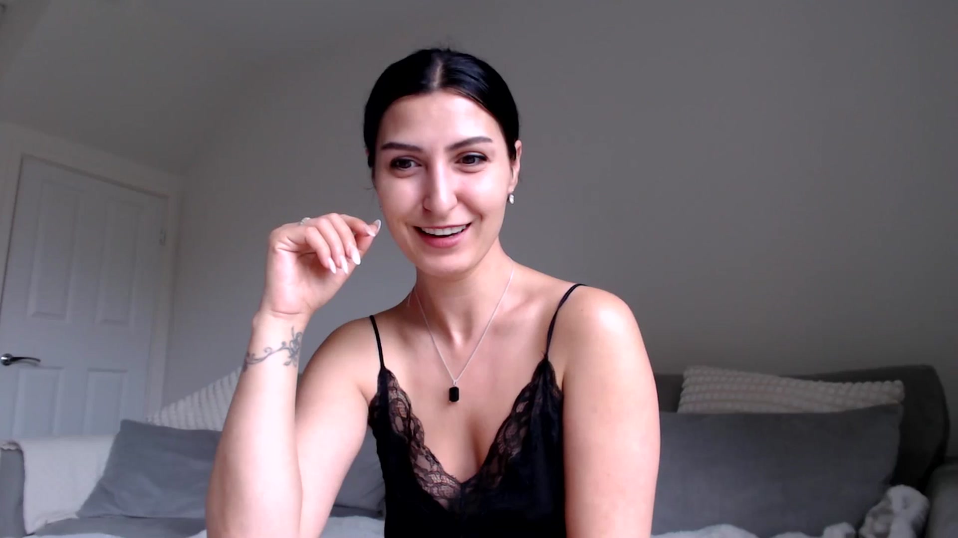 Gallery image thumbnail from LeahIson's myfreecams stream on, 05/29/2024, 11:45 image 2 of 20