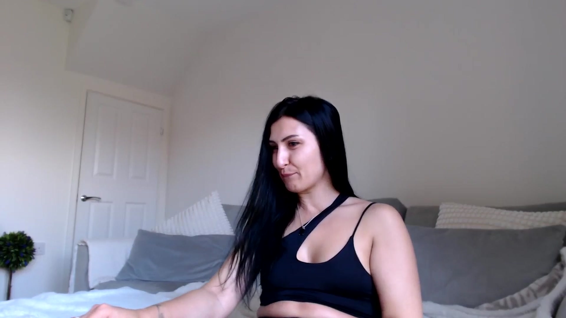 Gallery image thumbnail from LeahIson's myfreecams stream on, 05/29/2024, 12:43 image 8 of 20