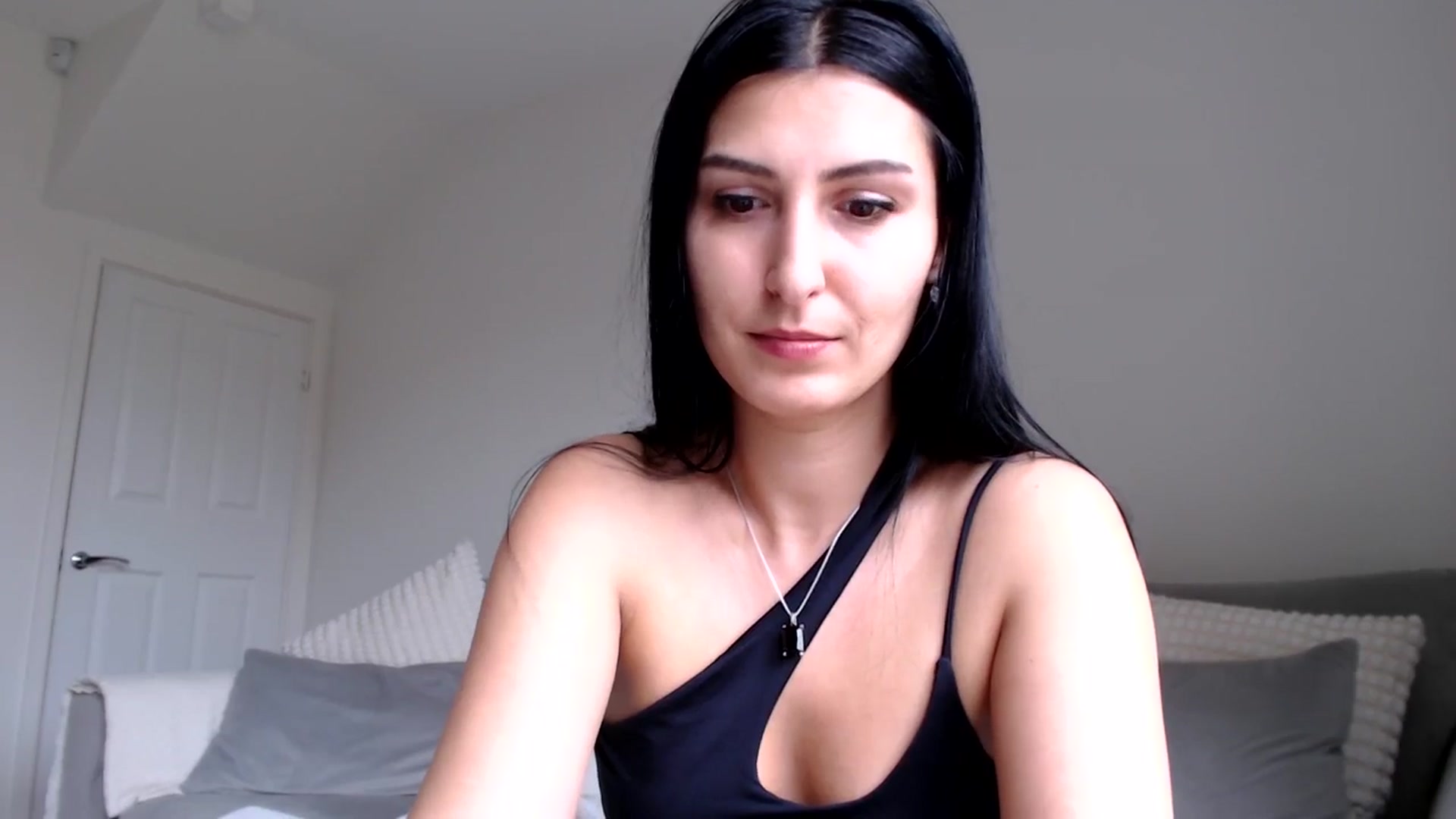 Gallery image thumbnail from LeahIson's myfreecams stream on, 05/29/2024, 16:27 image 11 of 20