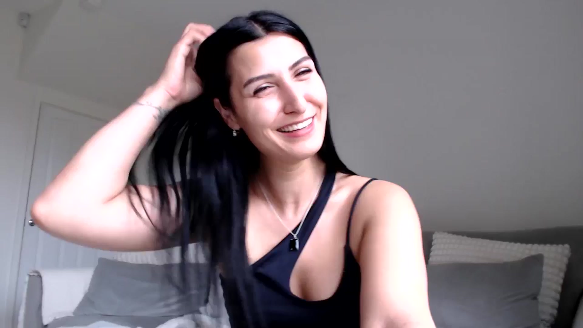 Gallery image thumbnail from LeahIson's myfreecams stream on, 05/29/2024, 16:27 image 1 of 20