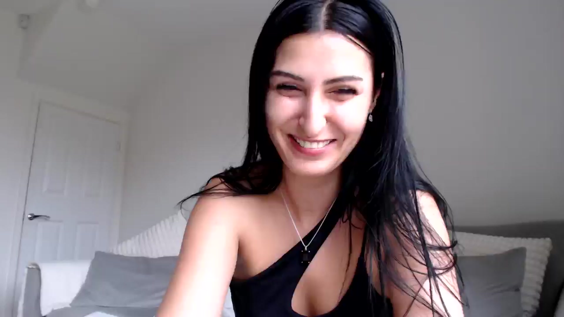 Gallery image thumbnail from LeahIson's myfreecams stream on, 05/29/2024, 16:27 image 7 of 20