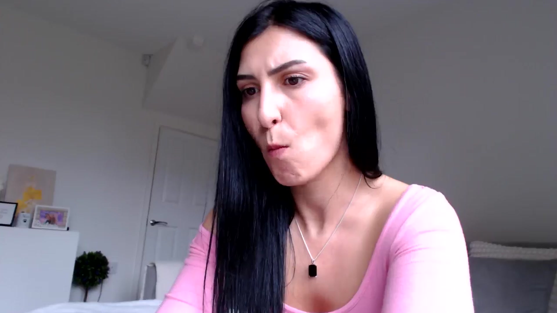 Gallery image thumbnail from LeahIson's myfreecams stream on, 05/30/2024, 11:51 image 10 of 20