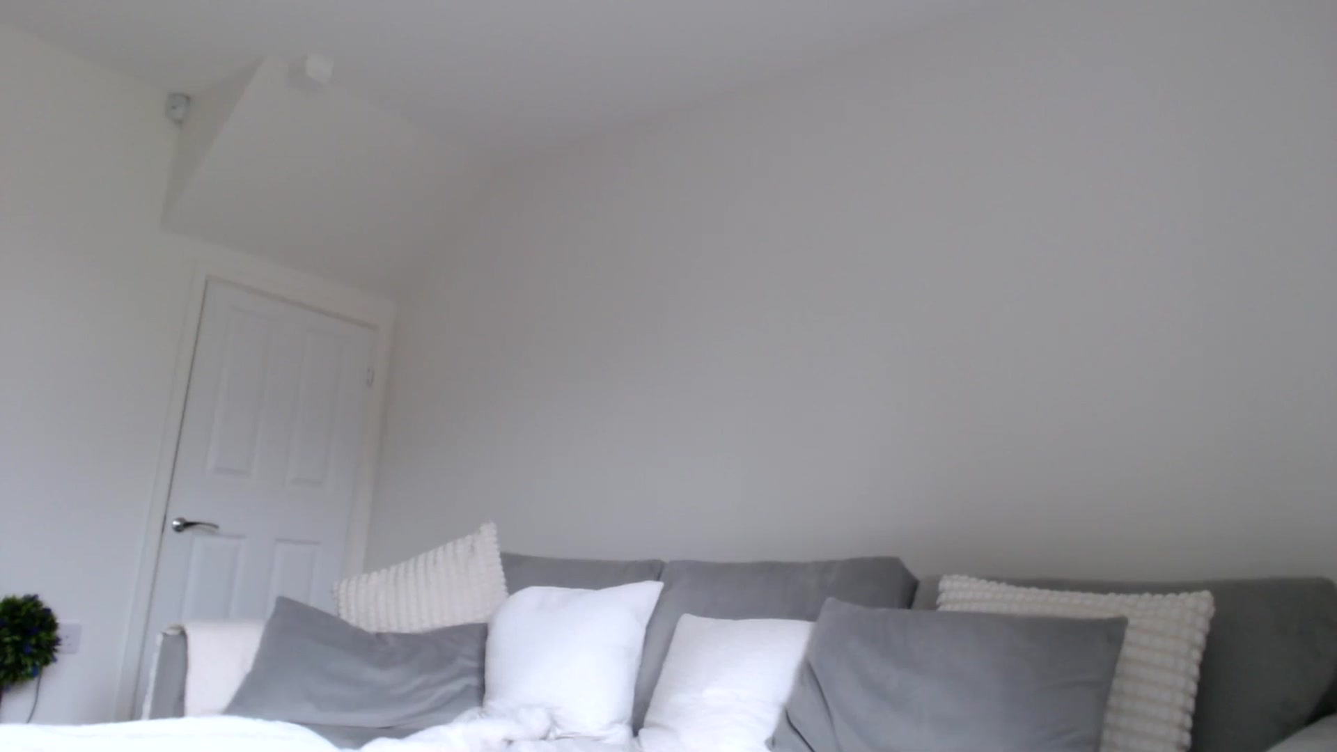 Gallery image thumbnail from LeahIson's myfreecams stream on, 05/30/2024, 11:51 image 14 of 20