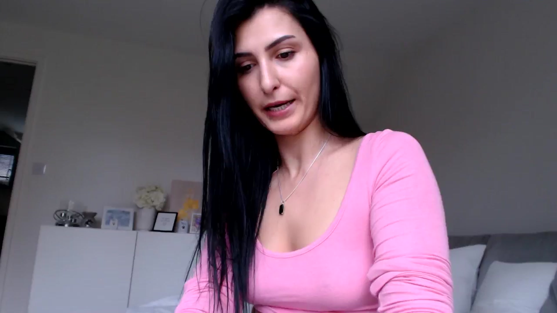Gallery image thumbnail from LeahIson's myfreecams stream on, 05/30/2024, 12:25 image 14 of 20