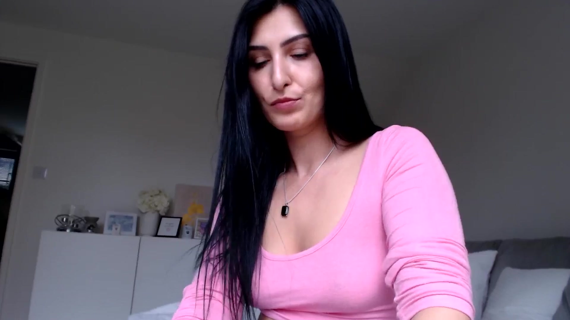 Gallery image thumbnail from LeahIson's myfreecams stream on, 05/30/2024, 12:25 image 13 of 20