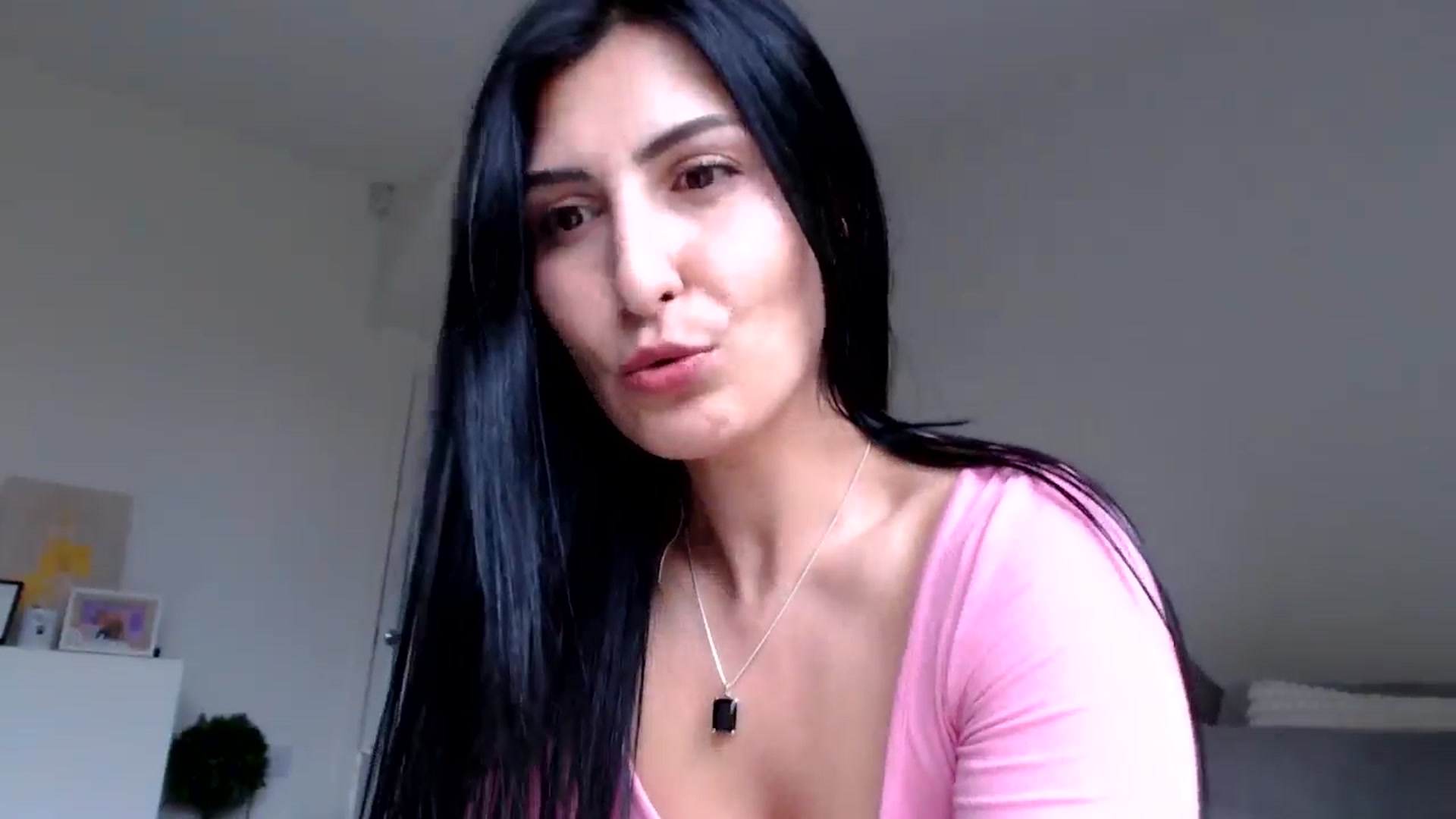 Gallery image thumbnail from LeahIson's myfreecams stream on, 05/30/2024, 12:25 image 2 of 20