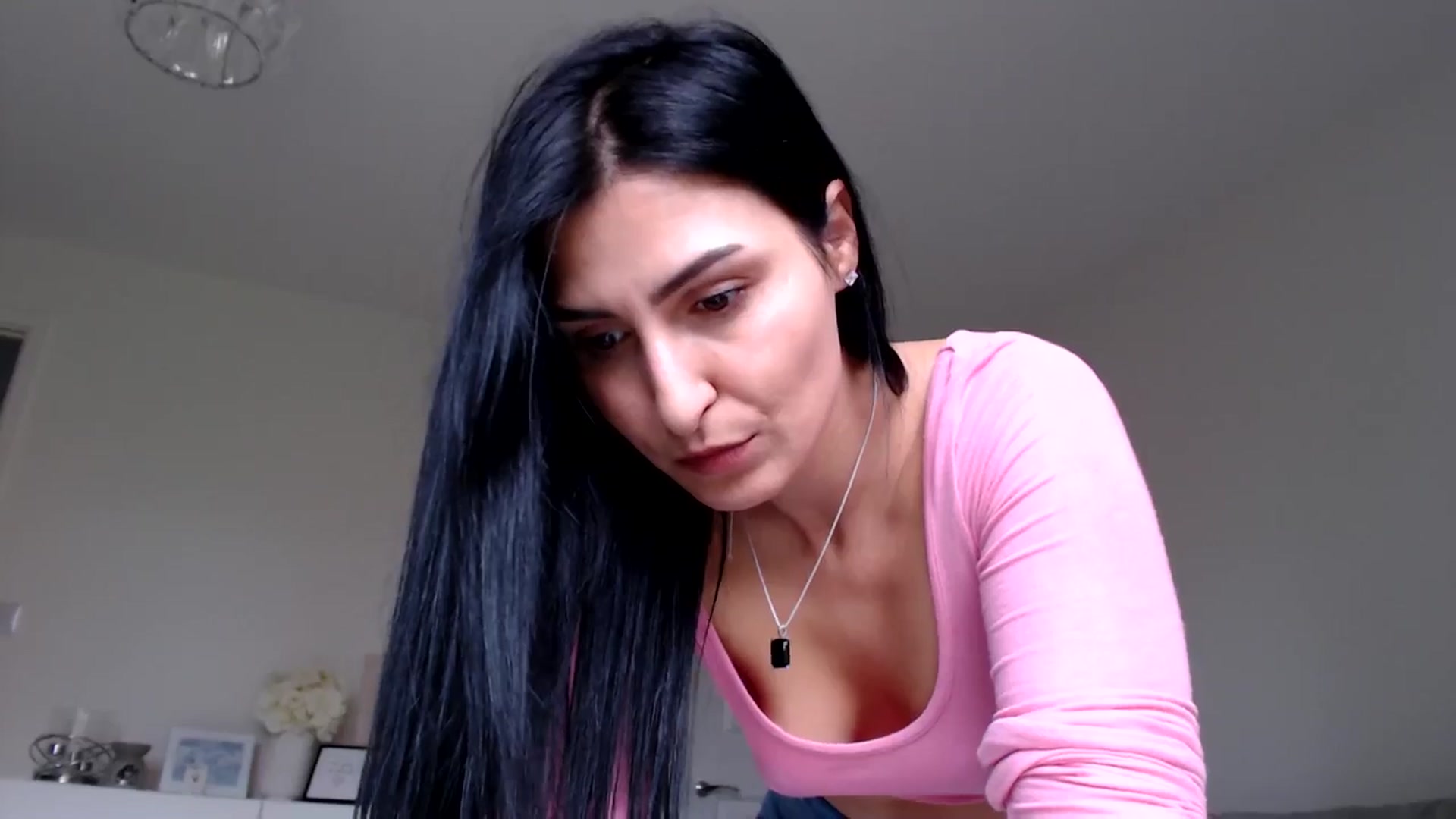 Gallery image thumbnail from LeahIson's myfreecams stream on, 05/30/2024, 12:25 image 9 of 20