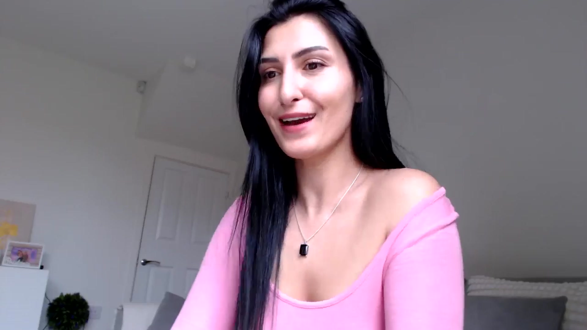 Gallery image thumbnail from LeahIson's myfreecams stream on, 05/30/2024, 12:54 image 3 of 20
