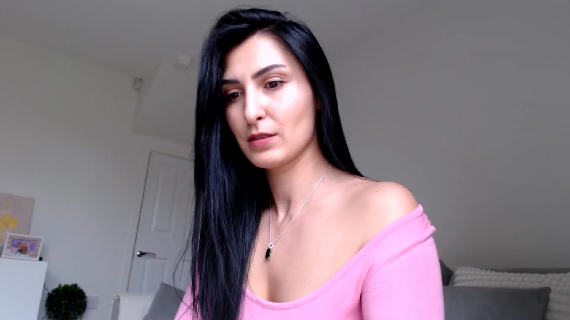 Gallery image thumbnail from LeahIson's myfreecams stream on, 05/30/2024, 12:54 image 2 of 20