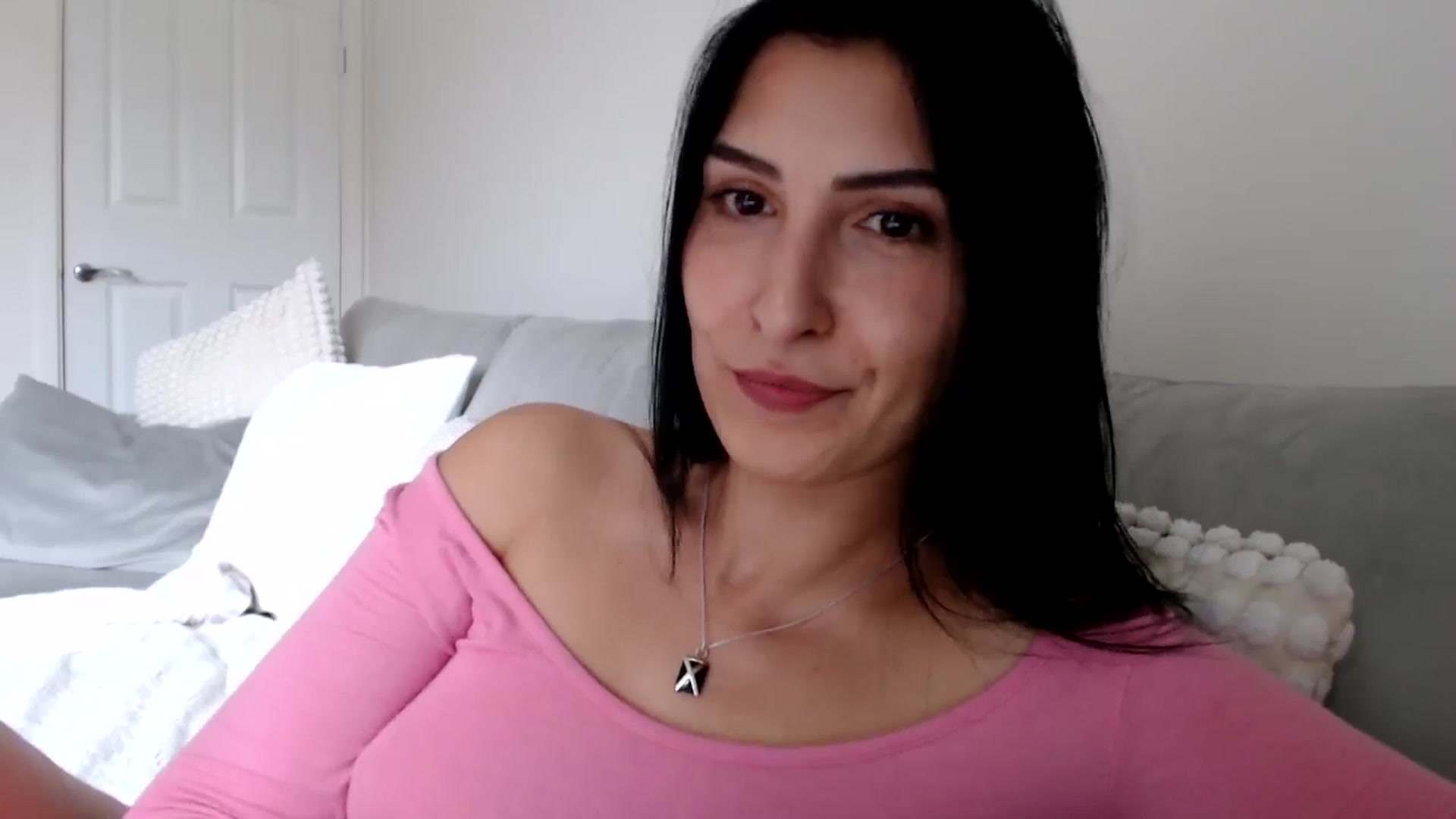 Gallery image thumbnail from LeahIson's myfreecams stream on, 05/30/2024, 12:54 image 17 of 20