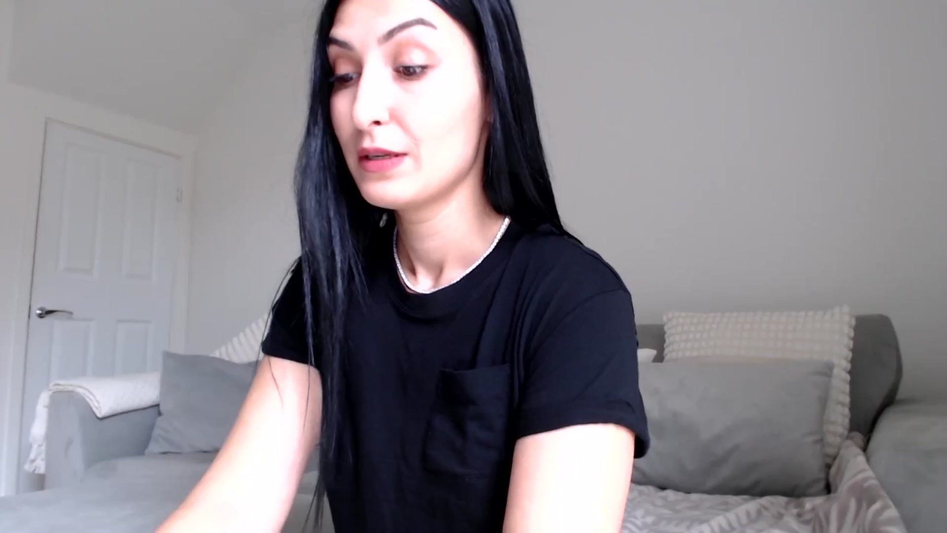 Gallery image thumbnail from LeahIson's myfreecams stream on, 06/04/2024, 10:57 image 5 of 20