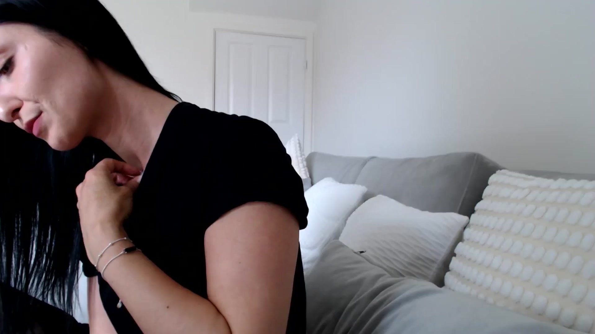 Gallery image thumbnail from LeahIson's myfreecams stream on, 06/04/2024, 10:57 image 13 of 20