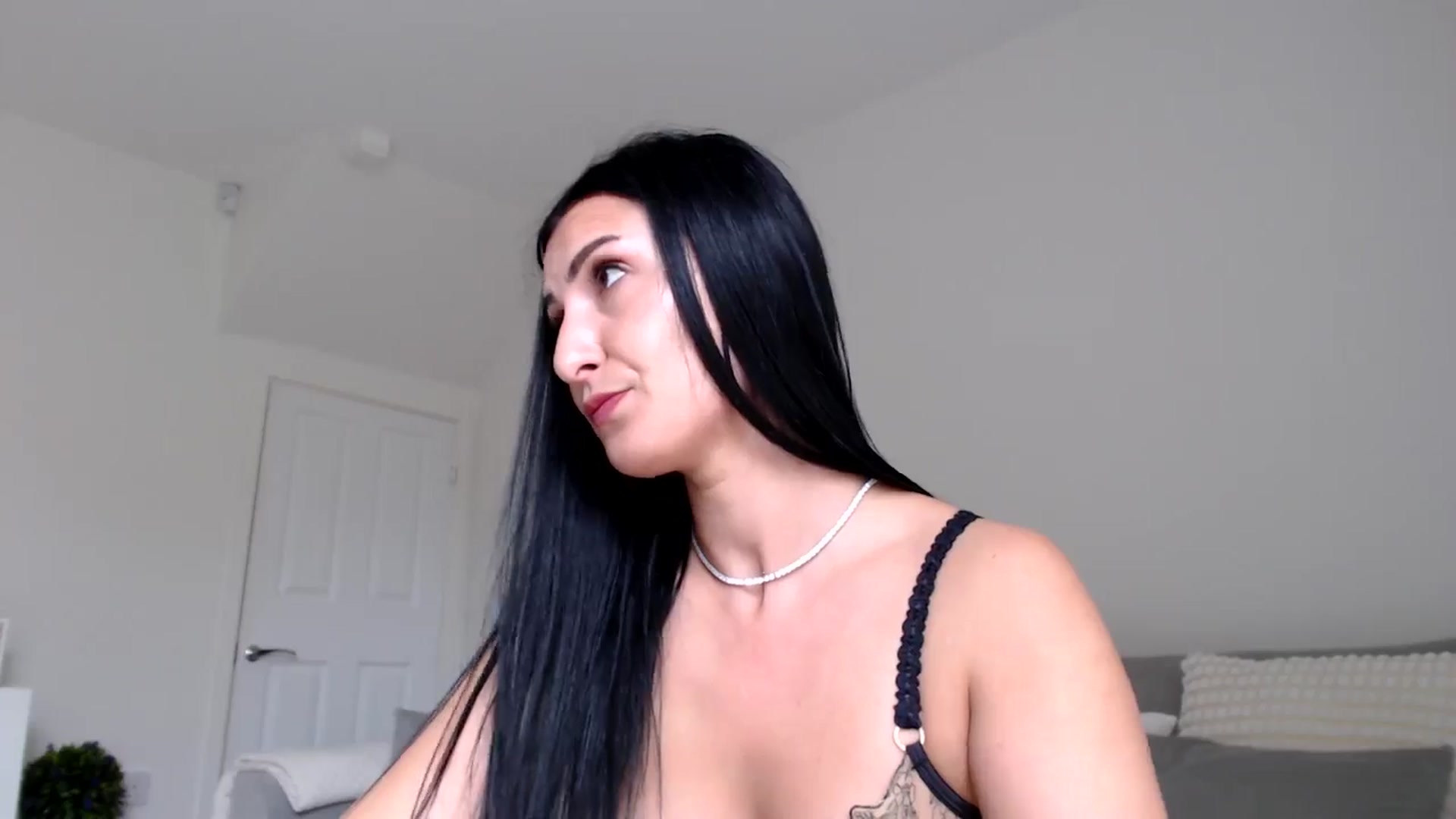 Gallery image thumbnail from LeahIson's myfreecams stream on, 06/04/2024, 11:48 image 19 of 20