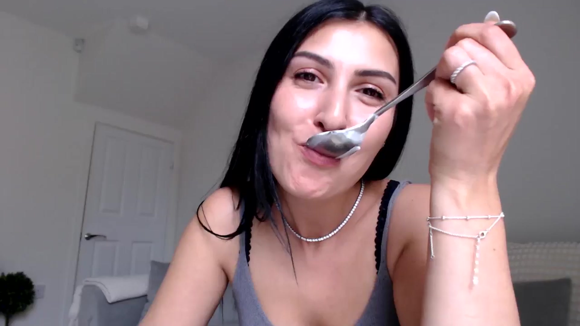 Gallery image thumbnail from LeahIson's myfreecams stream on, 06/04/2024, 13:14 image 17 of 20