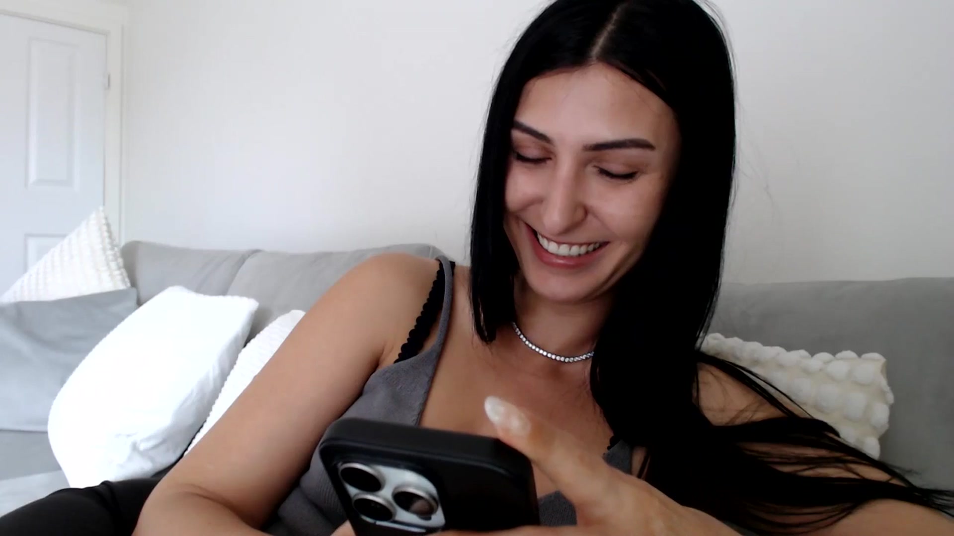 Gallery image thumbnail from LeahIson's myfreecams stream on, 06/04/2024, 13:14 image 8 of 20