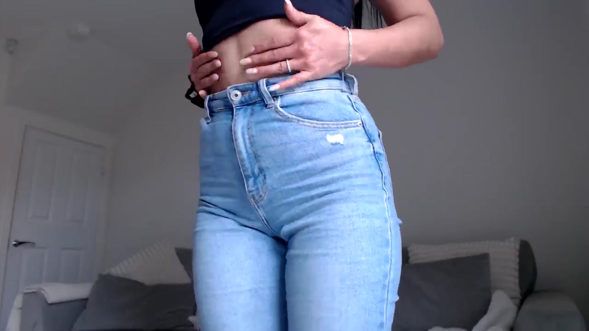 Gallery image thumbnail from LeahIson's myfreecams stream on, 06/06/2024, 12:33 image 19 of 20