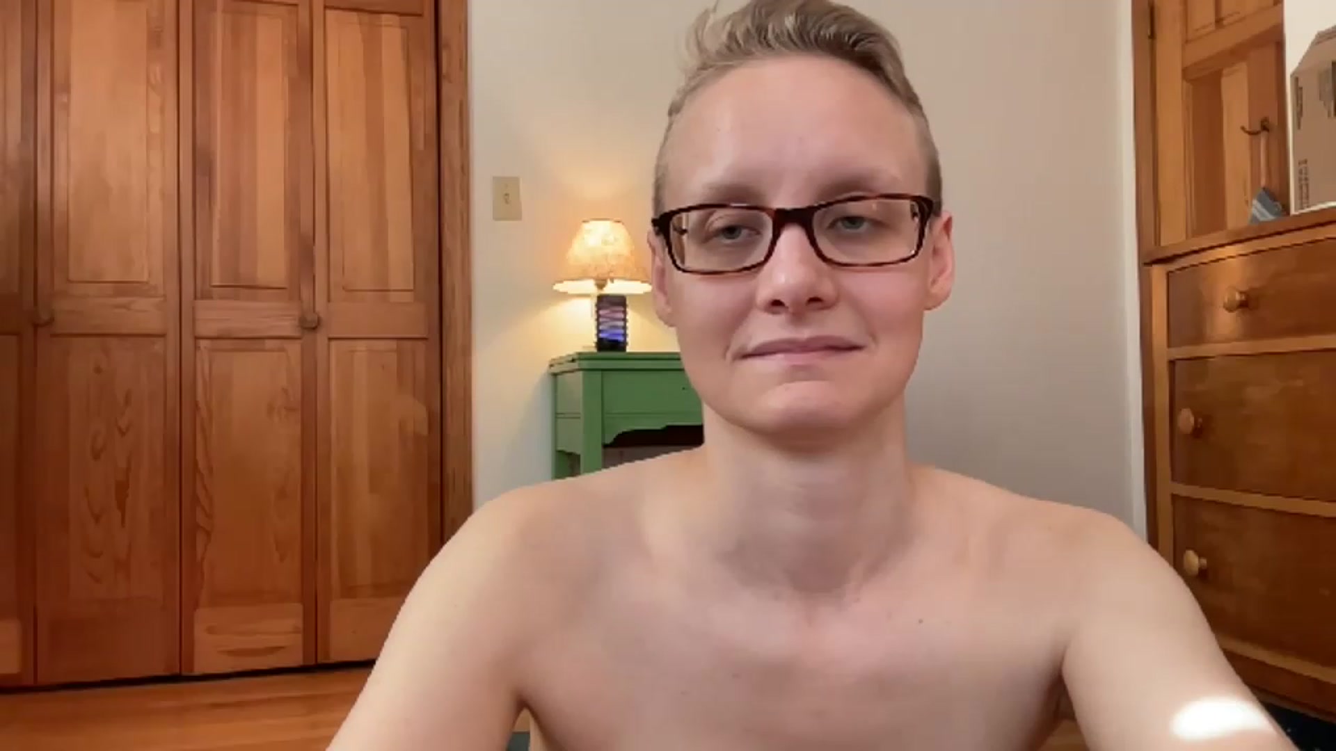 Gallery image thumbnail from LeahWilde's myfreecams stream on, 11/15/2022, 15:49 image 19 of 20
