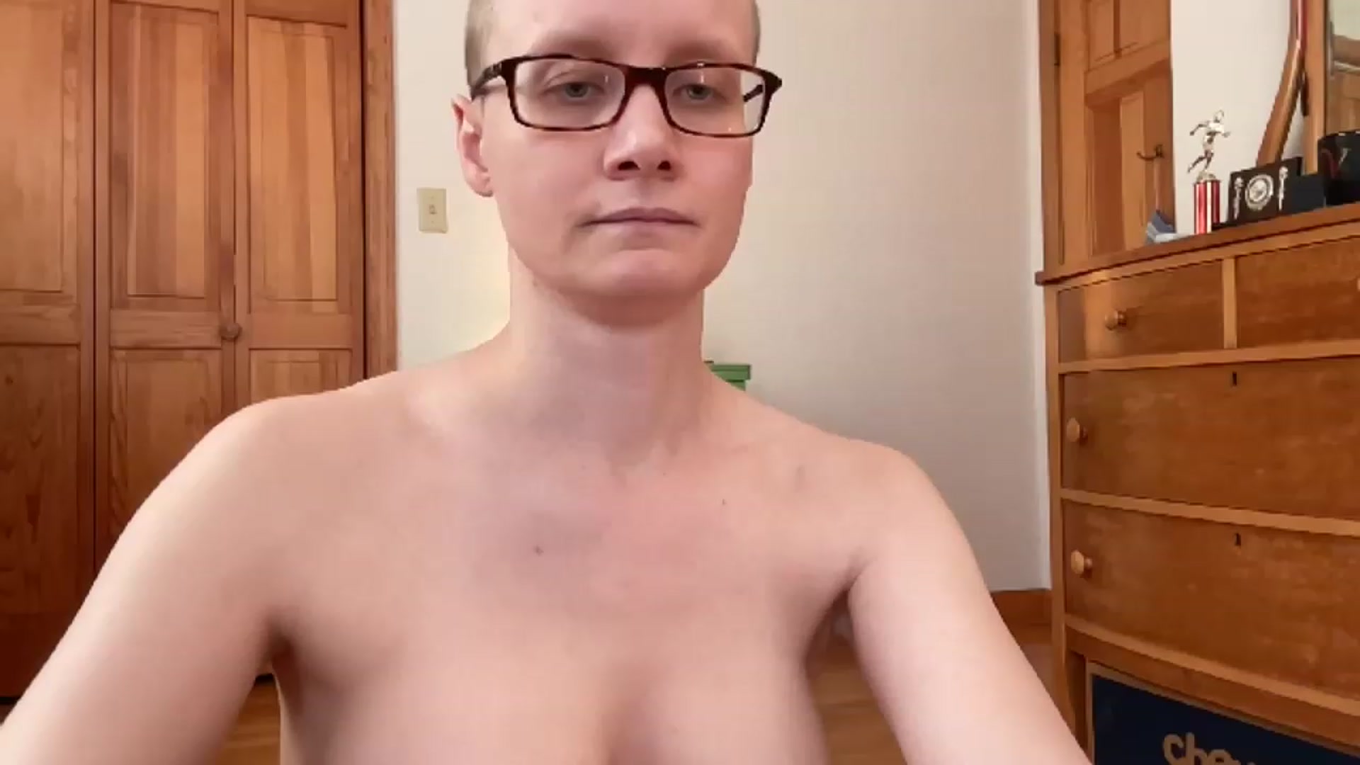 Gallery image thumbnail from LeahWilde's myfreecams stream on, 11/19/2022, 17:14 image 5 of 20