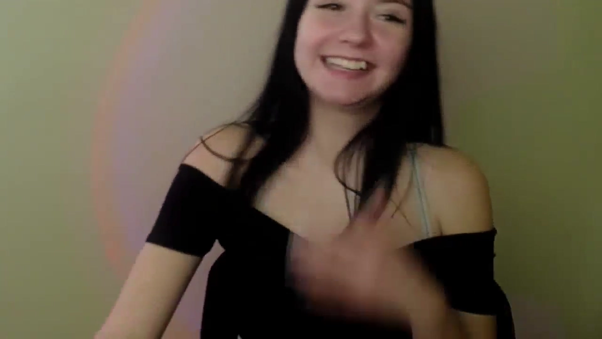 Gallery image thumbnail from Leah_Leah5's myfreecams stream on, 03/17/2024, 11:17 image 11 of 20