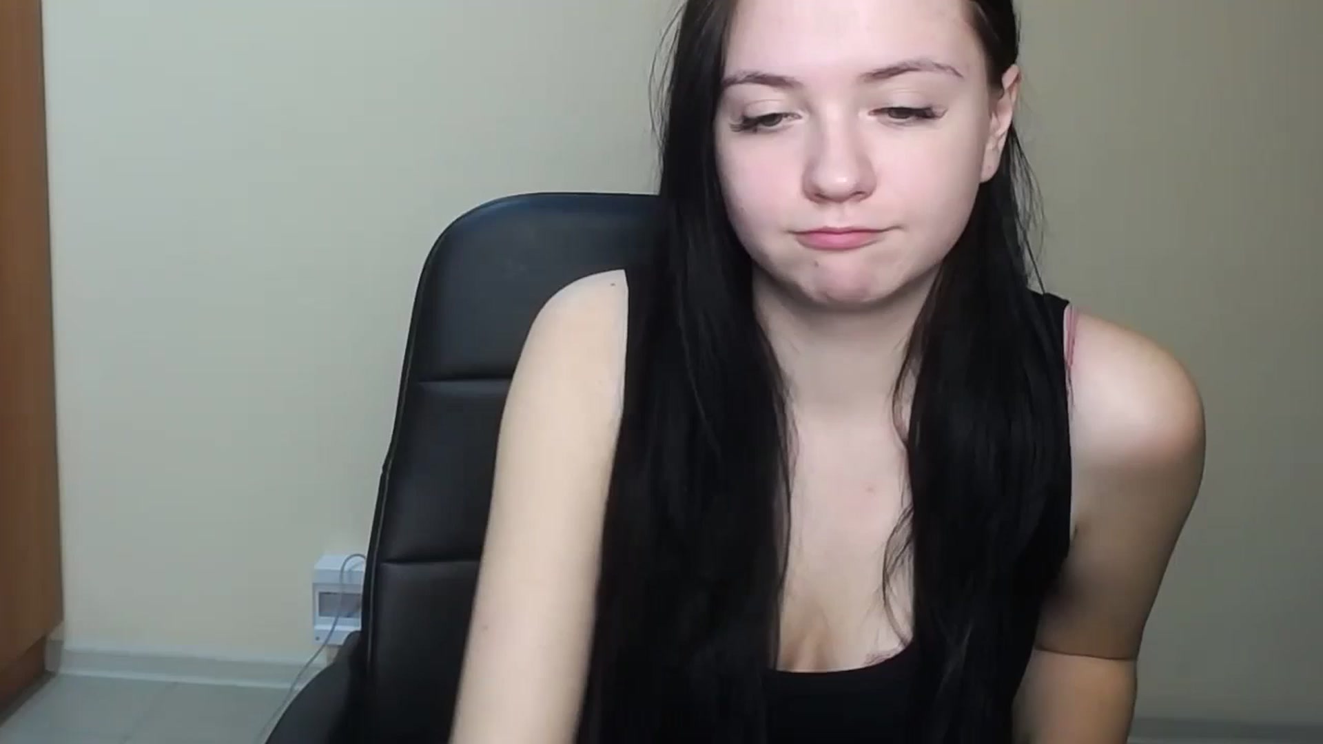 Gallery image thumbnail from Leah_Leah5's myfreecams stream on, 03/22/2024, 09:24 image 1 of 20