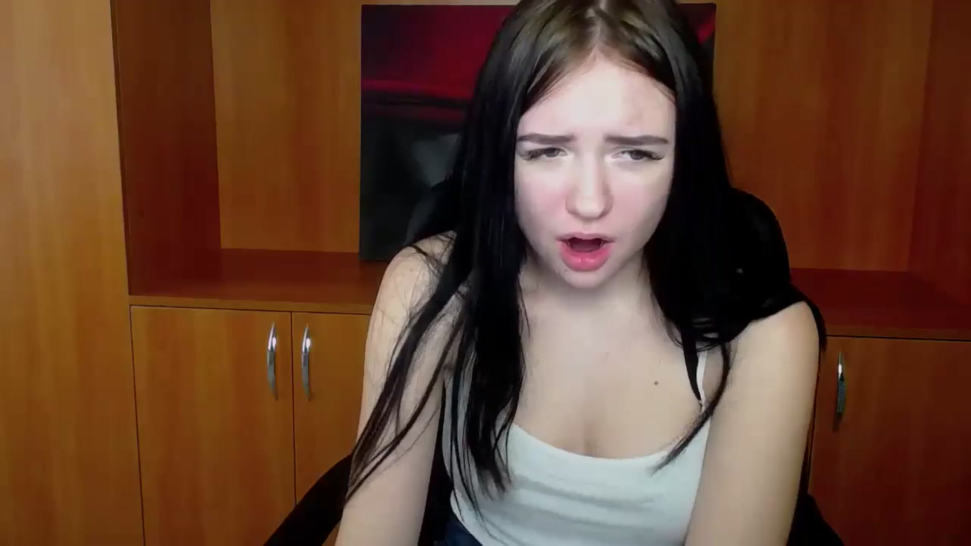 Gallery image thumbnail from Leah_Leah5's myfreecams stream on, 03/25/2024, 09:48 image 11 of 20