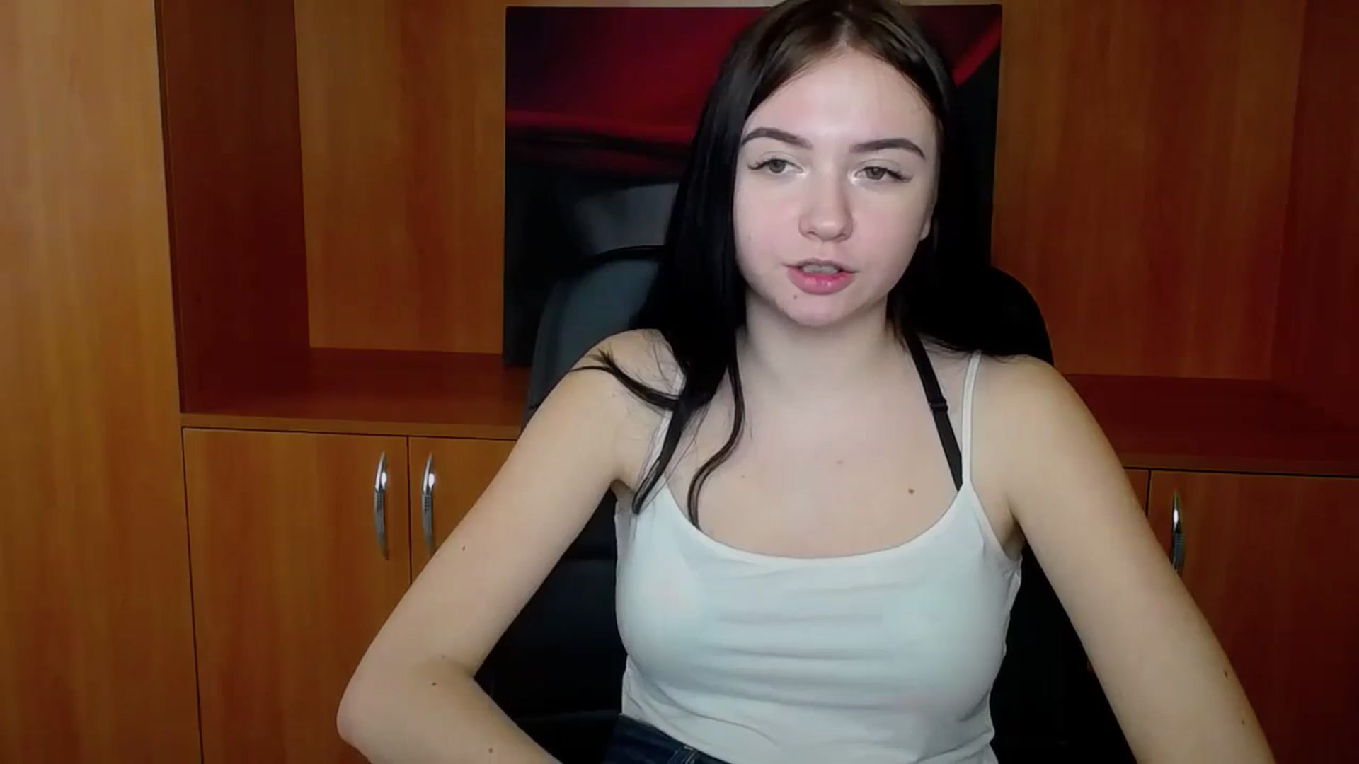 Gallery image thumbnail from Leah_Leah5's myfreecams stream on, 03/25/2024, 09:48 image 7 of 20
