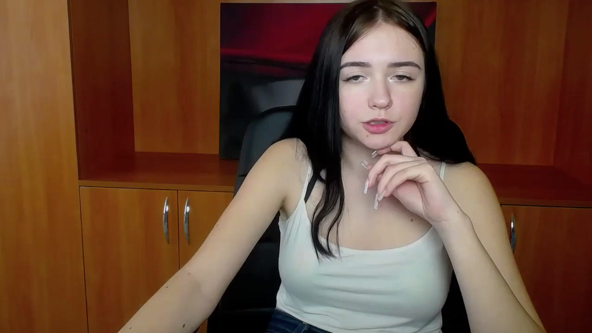 Gallery image thumbnail from Leah_Leah5's myfreecams stream on, 03/25/2024, 09:48 image 8 of 20