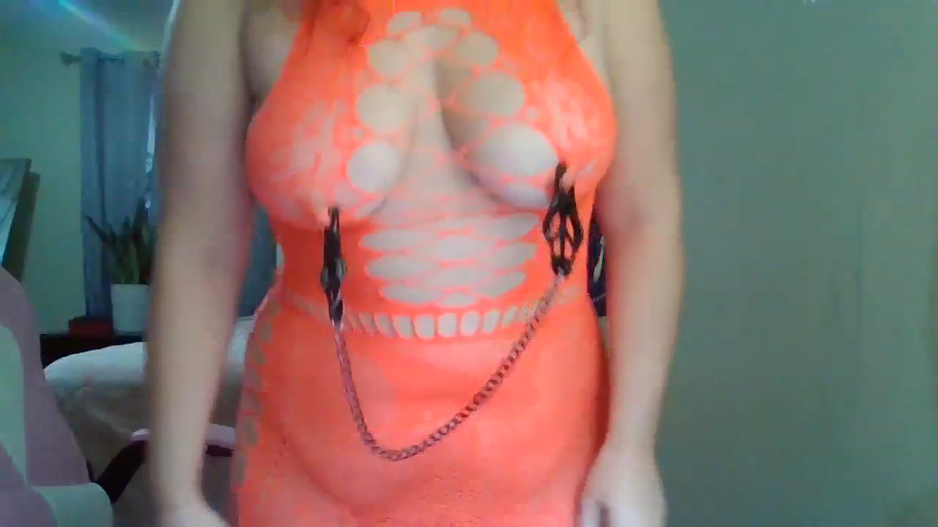 Gallery image thumbnail from Leah_Maeve's myfreecams stream on, 01/02/2024, 09:21 image 17 of 20