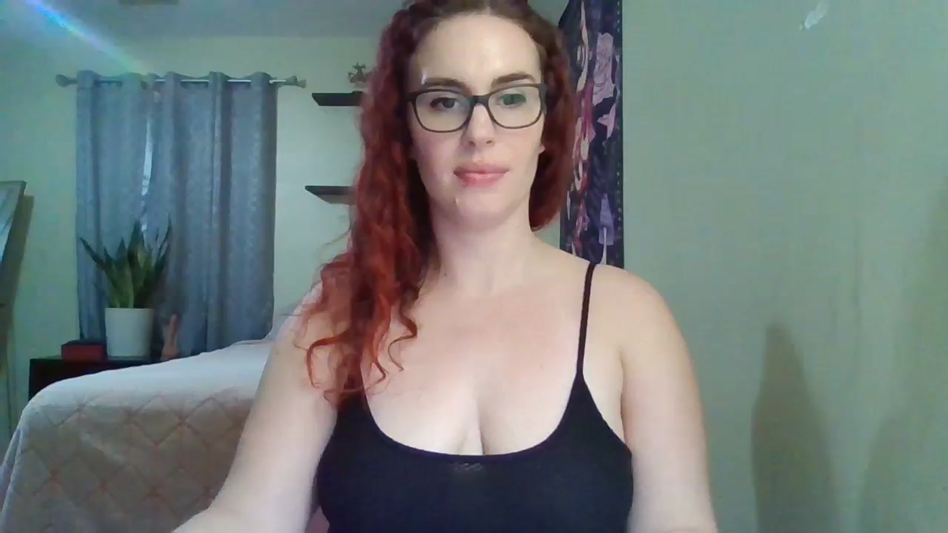 Gallery image thumbnail from Leah_Maeve's myfreecams stream on, 01/02/2024, 12:44 image 8 of 20