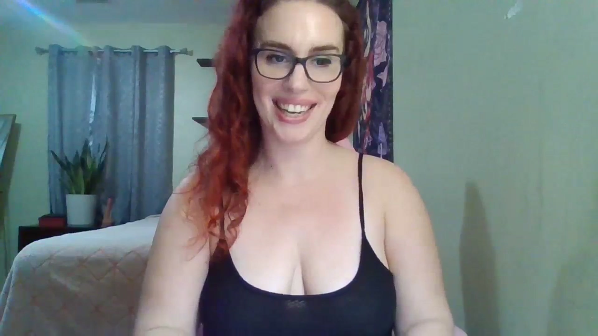 Gallery image thumbnail from Leah_Maeve's myfreecams stream on, 01/02/2024, 12:44 image 5 of 20