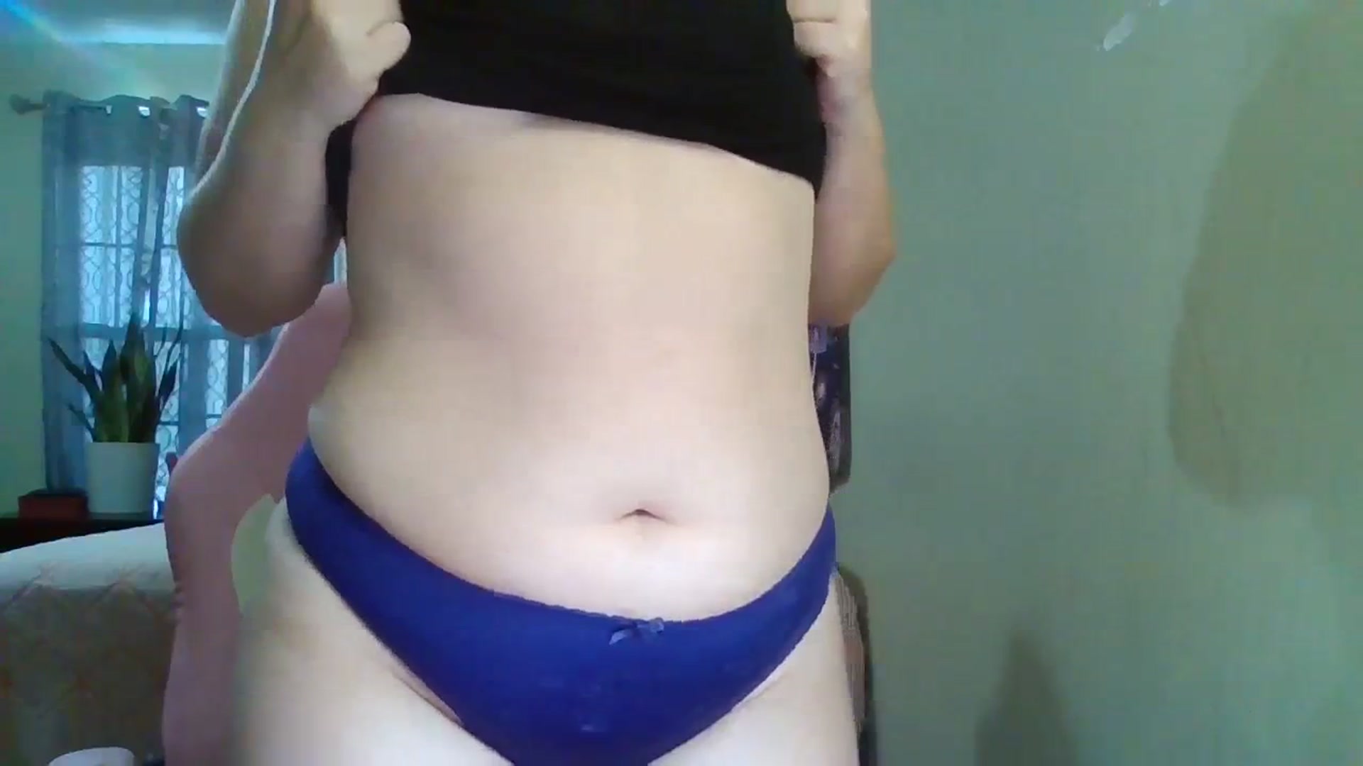 Gallery image thumbnail from Leah_Maeve's myfreecams stream on, 01/02/2024, 15:27 image 7 of 20