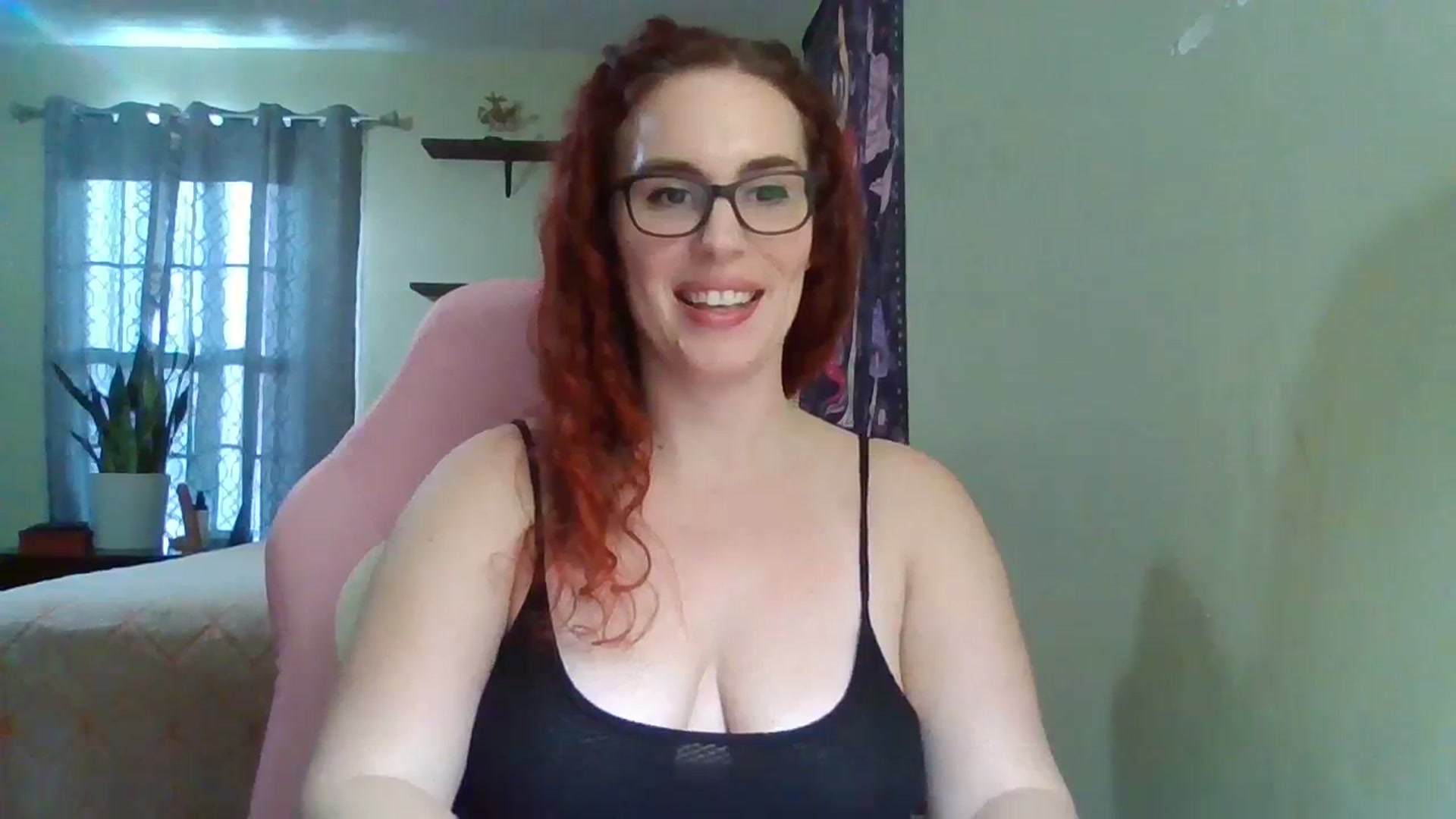 Gallery image thumbnail from Leah_Maeve's myfreecams stream on, 01/02/2024, 15:27 image 9 of 20