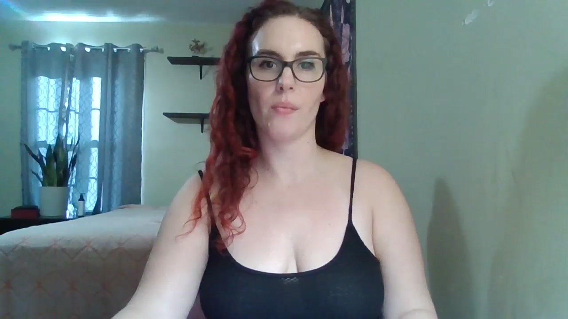 Gallery image thumbnail from Leah_Maeve's myfreecams stream on, 01/02/2024, 15:27 image 17 of 20