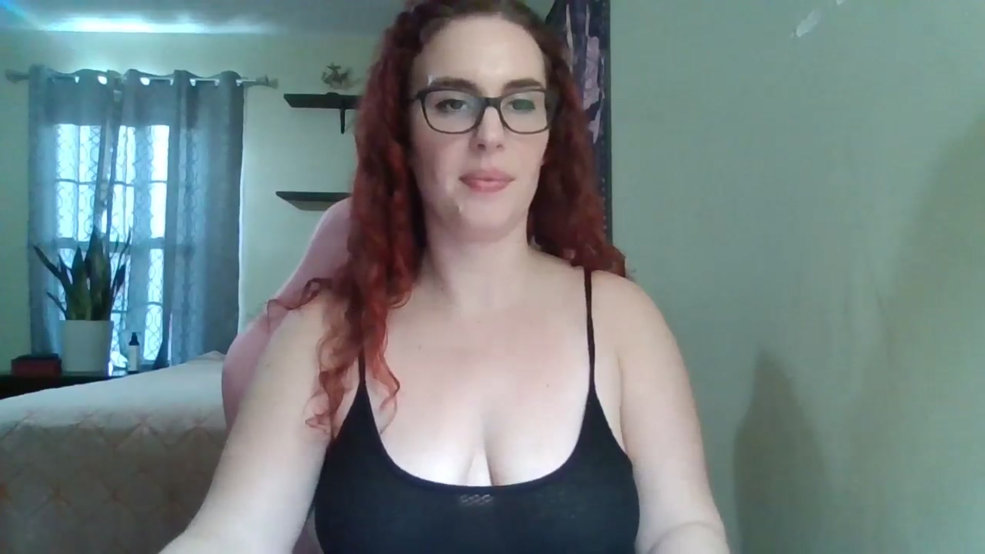 Gallery image thumbnail from Leah_Maeve's myfreecams stream on, 01/02/2024, 15:27 image 12 of 20