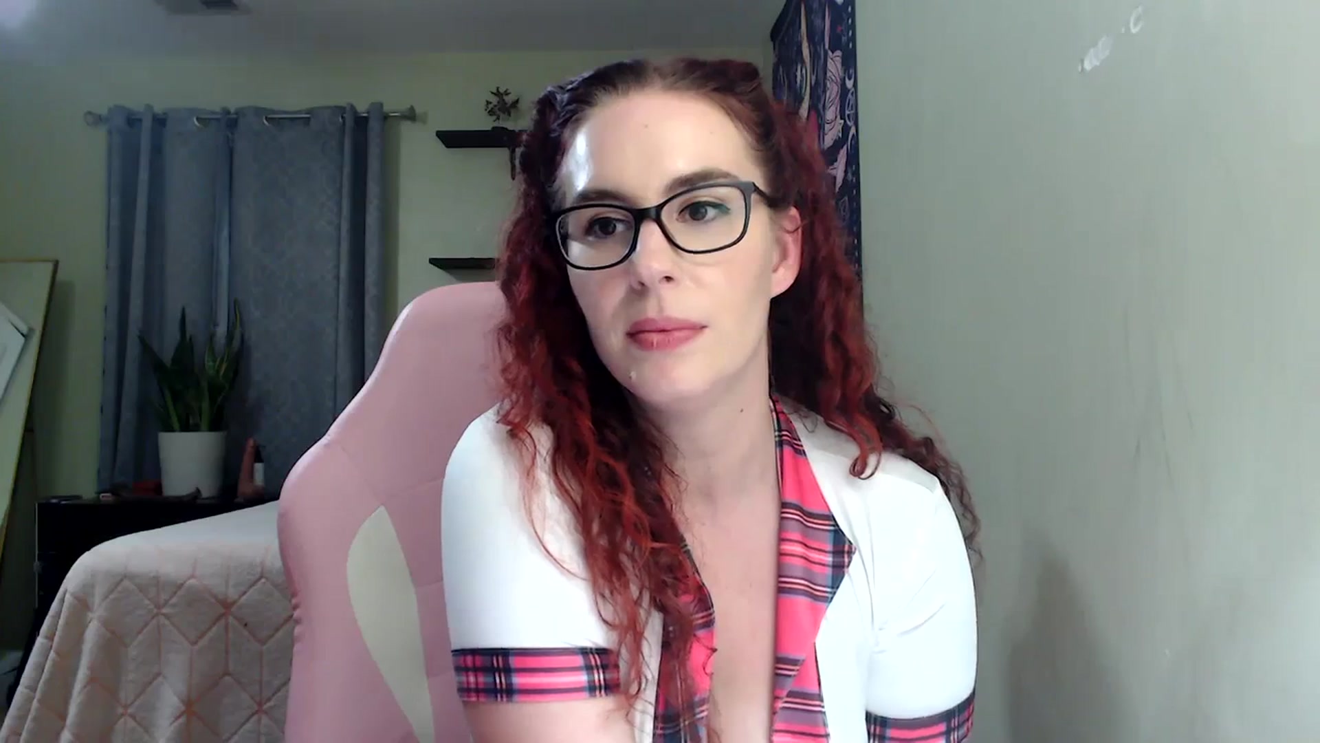Gallery image thumbnail from Leah_Maeve's myfreecams stream on, 01/28/2024, 11:29 image 13 of 20