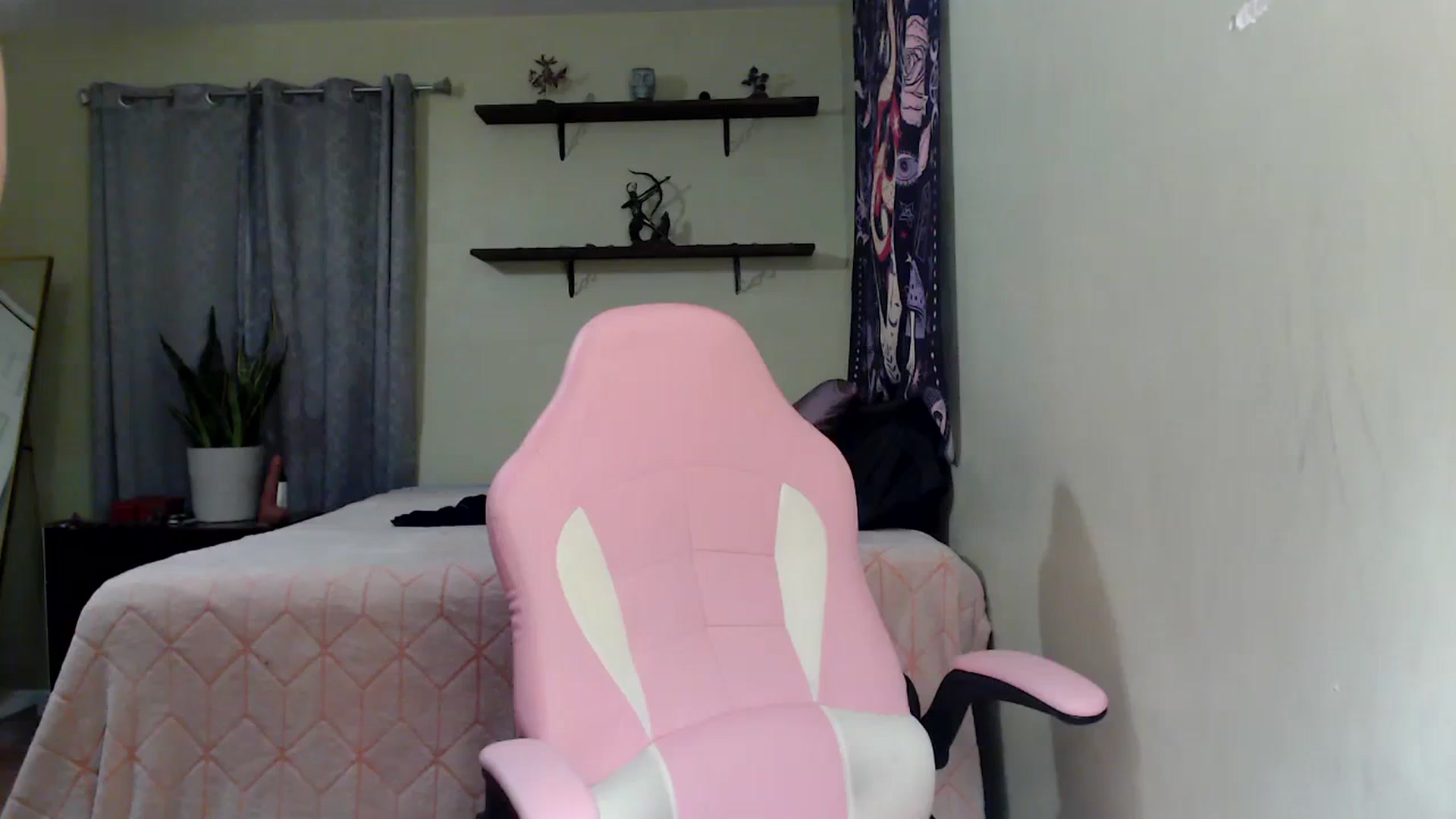 Gallery image thumbnail from Leah_Maeve's myfreecams stream on, 03/02/2024, 11:04 image 9 of 20