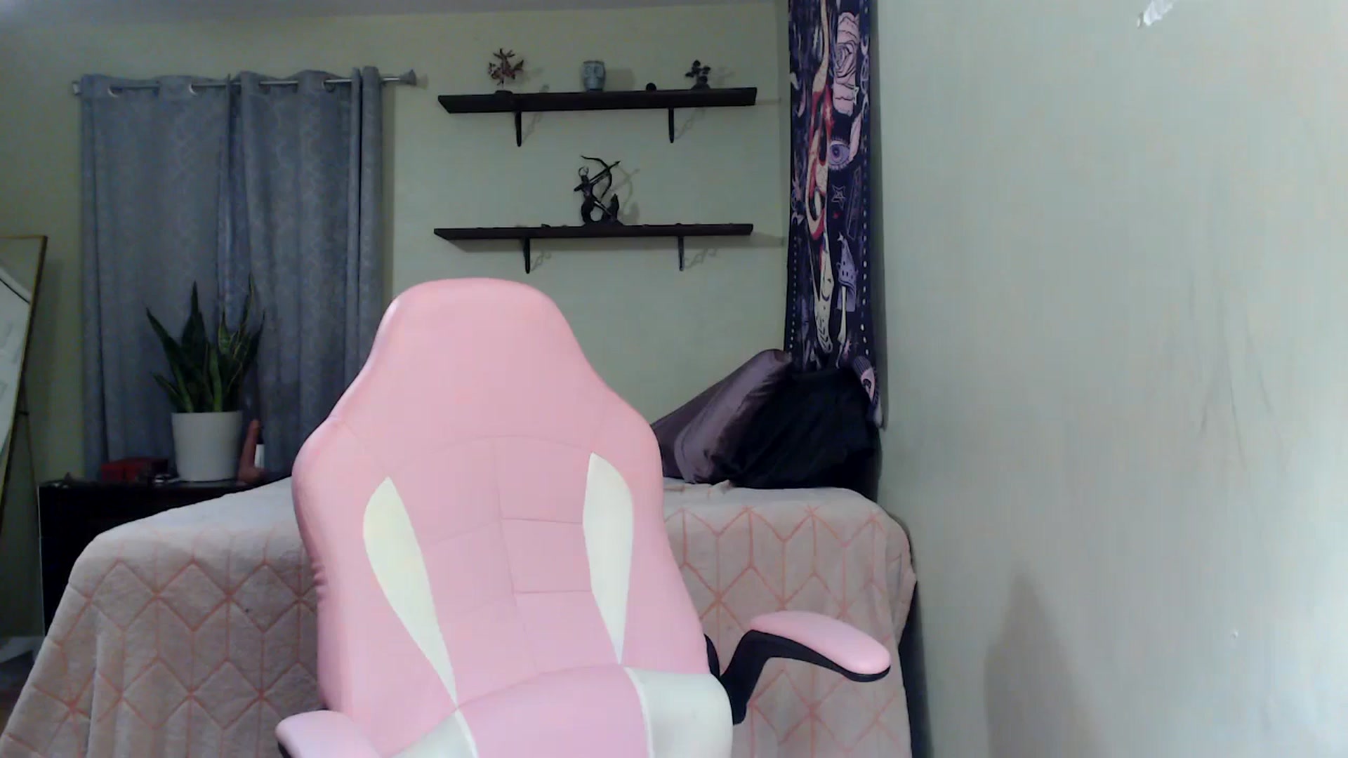 Gallery image thumbnail from Leah_Maeve's myfreecams stream on, 03/02/2024, 12:18 image 7 of 20